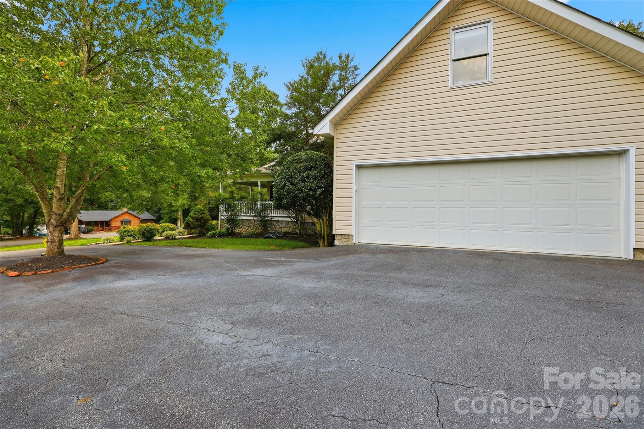 107 Shawnee Trail Property Photo 7