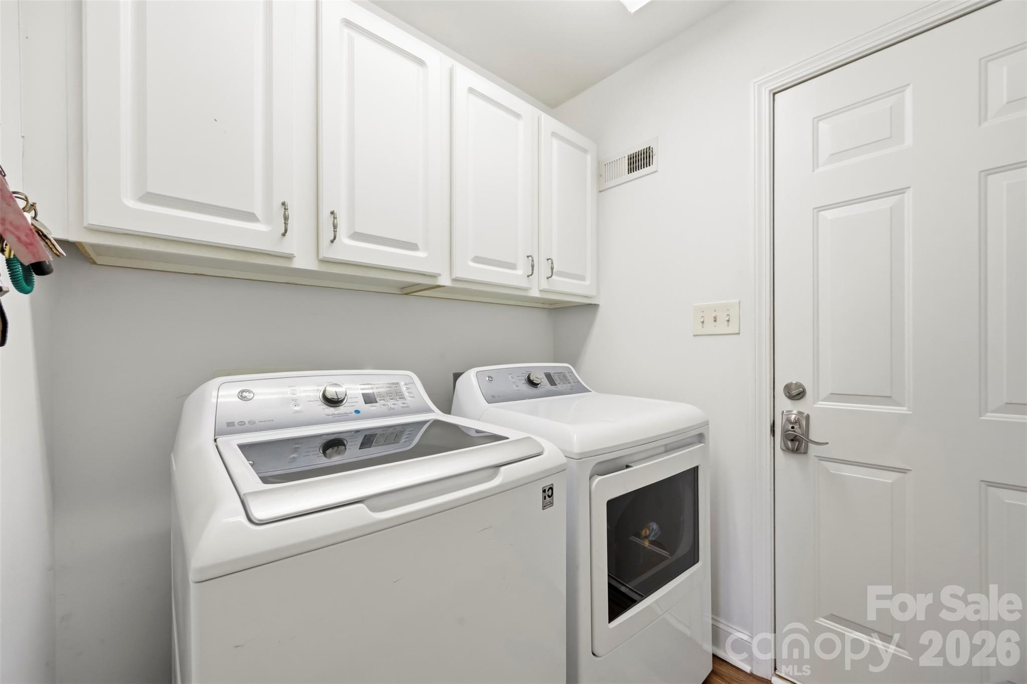3310 Brickwood Circle Property Photo 8
