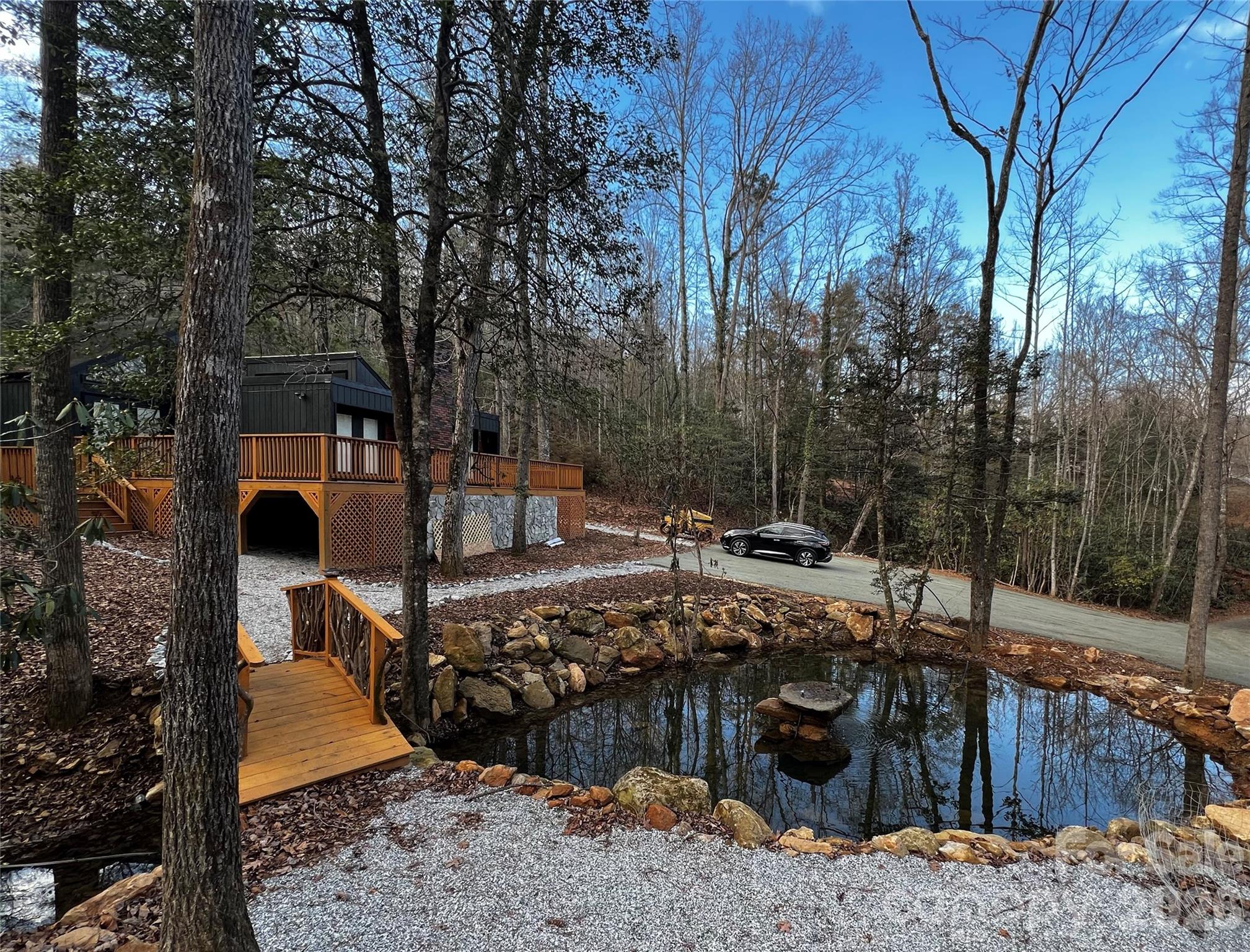 320 Never Mountain Road Property Photo 1