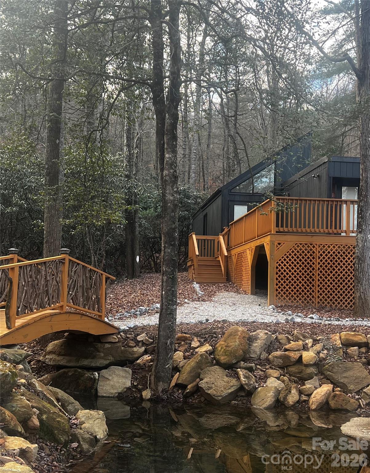 320 Never Mountain Road Property Photo 2
