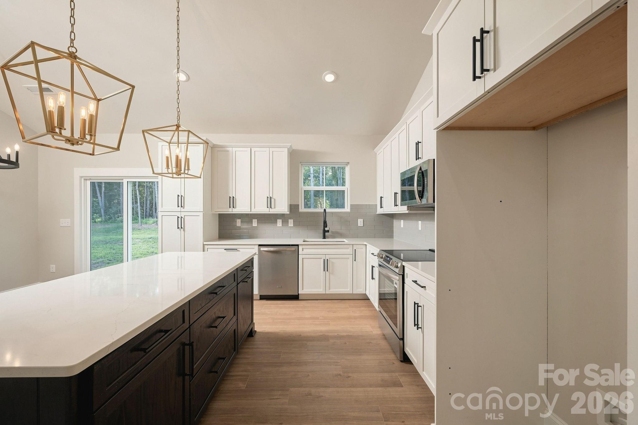 2271 Lee Lawing Road Property Photo 4