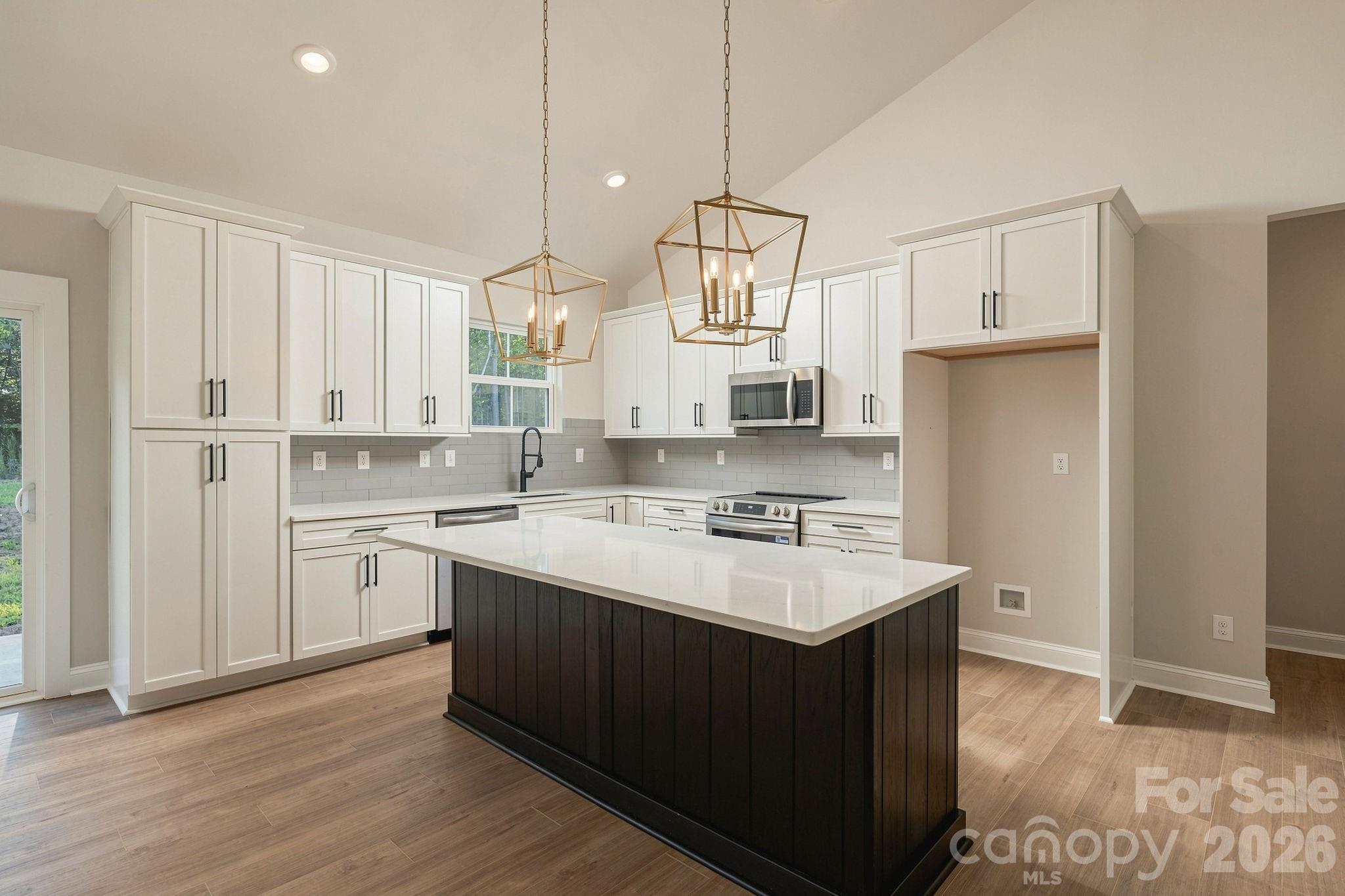 2271 Lee Lawing Road Property Photo 5