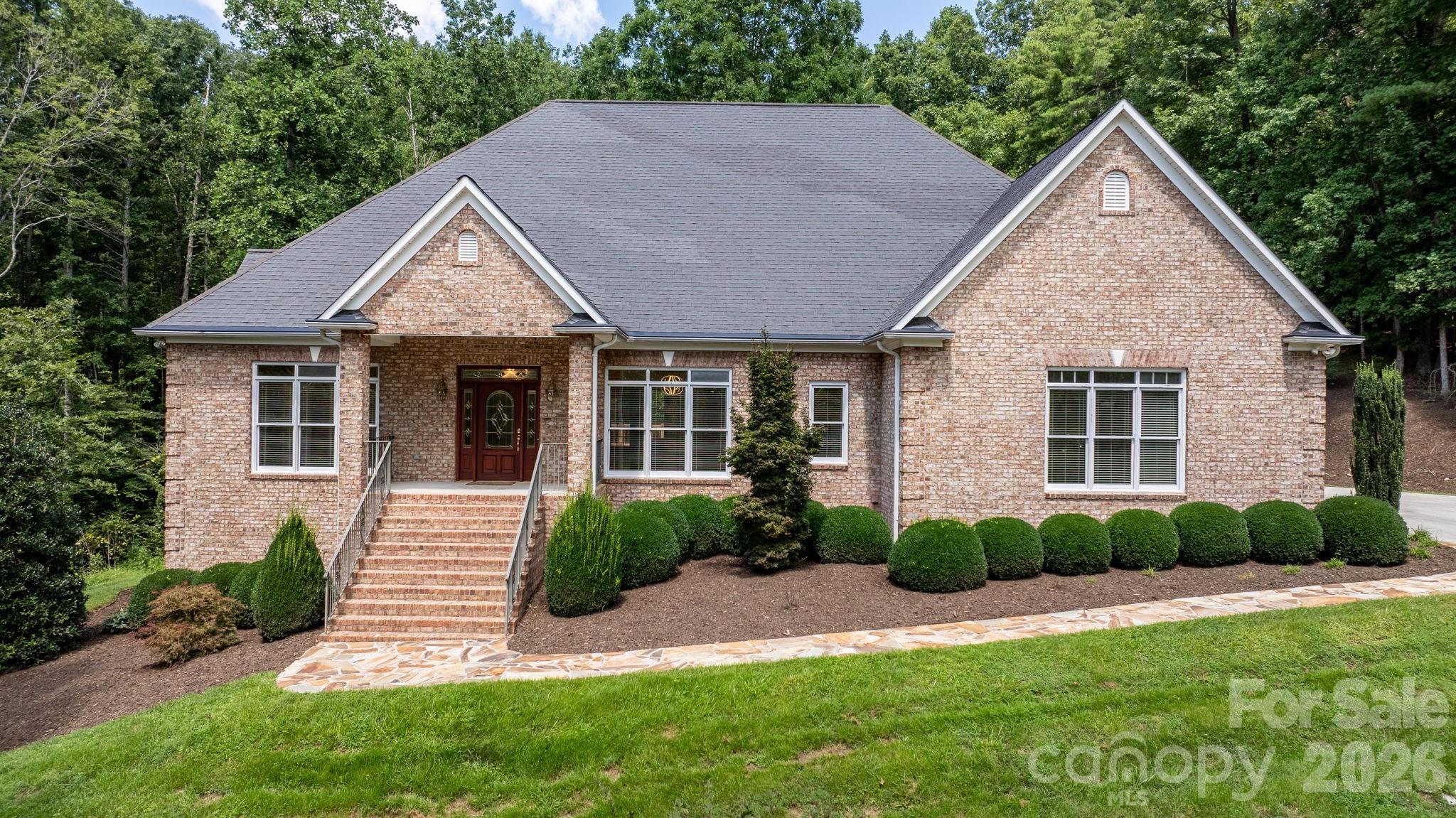 2752 Brittany Drive Property Photo 2