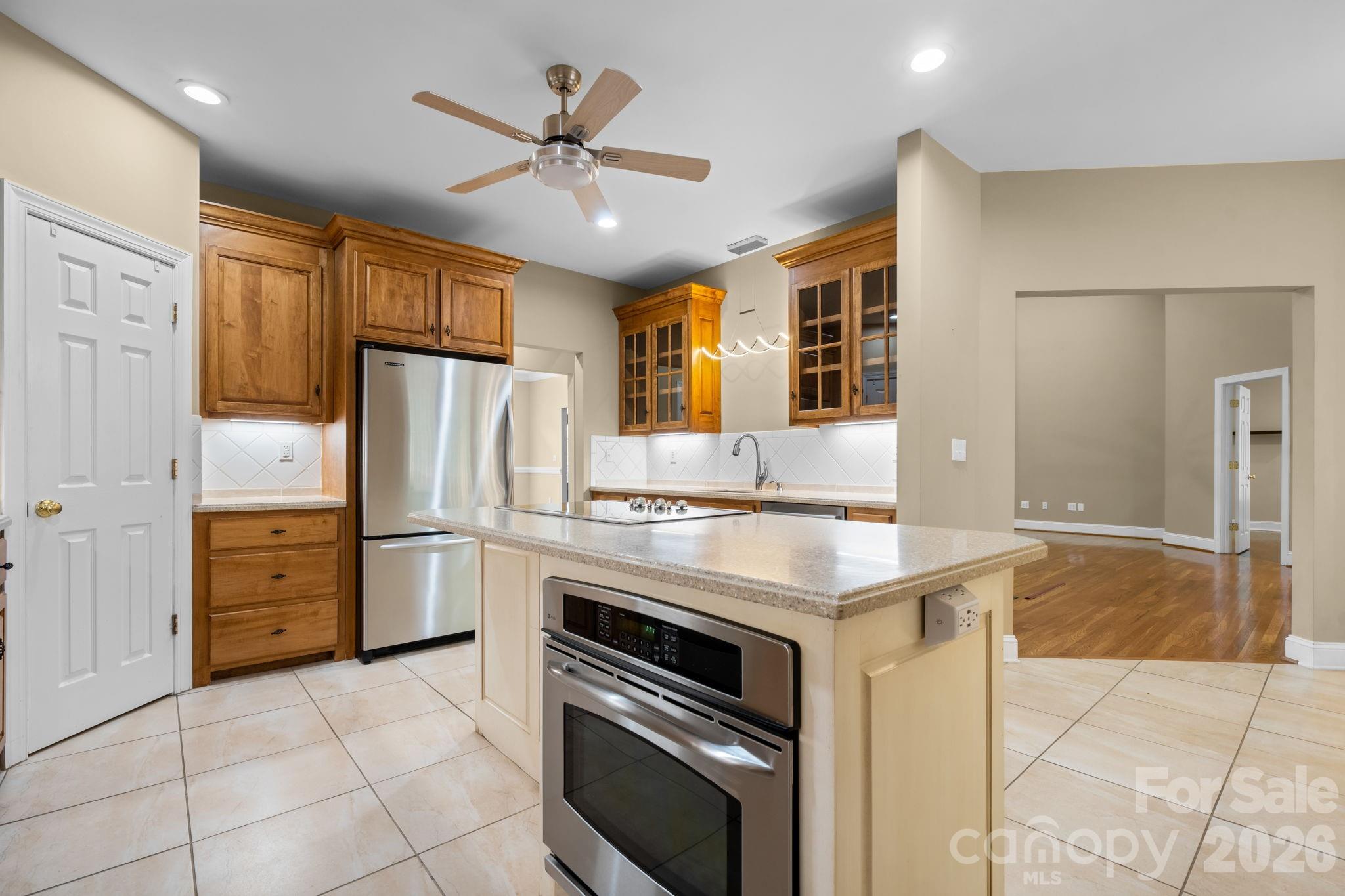 2752 Brittany Drive Property Photo 12