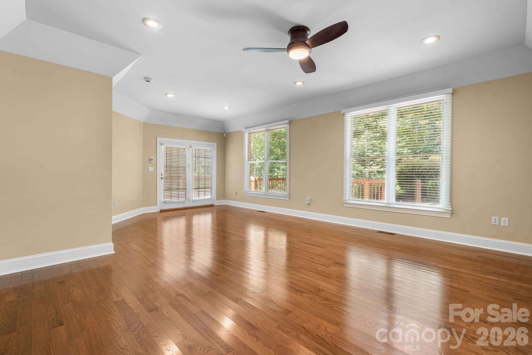 2752 Brittany Drive Property Photo 16