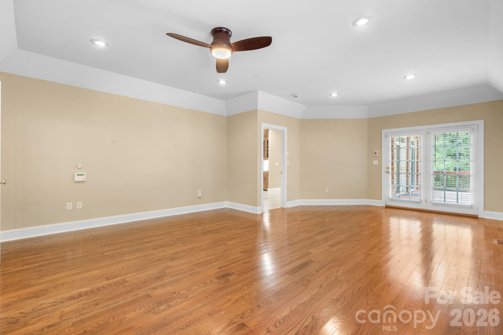 2752 Brittany Drive Property Photo 17