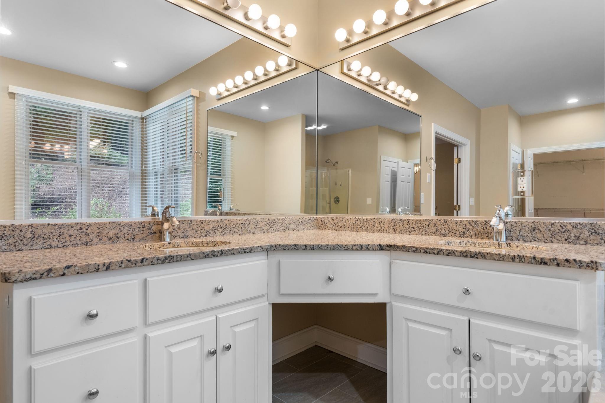 2752 Brittany Drive Property Photo 19