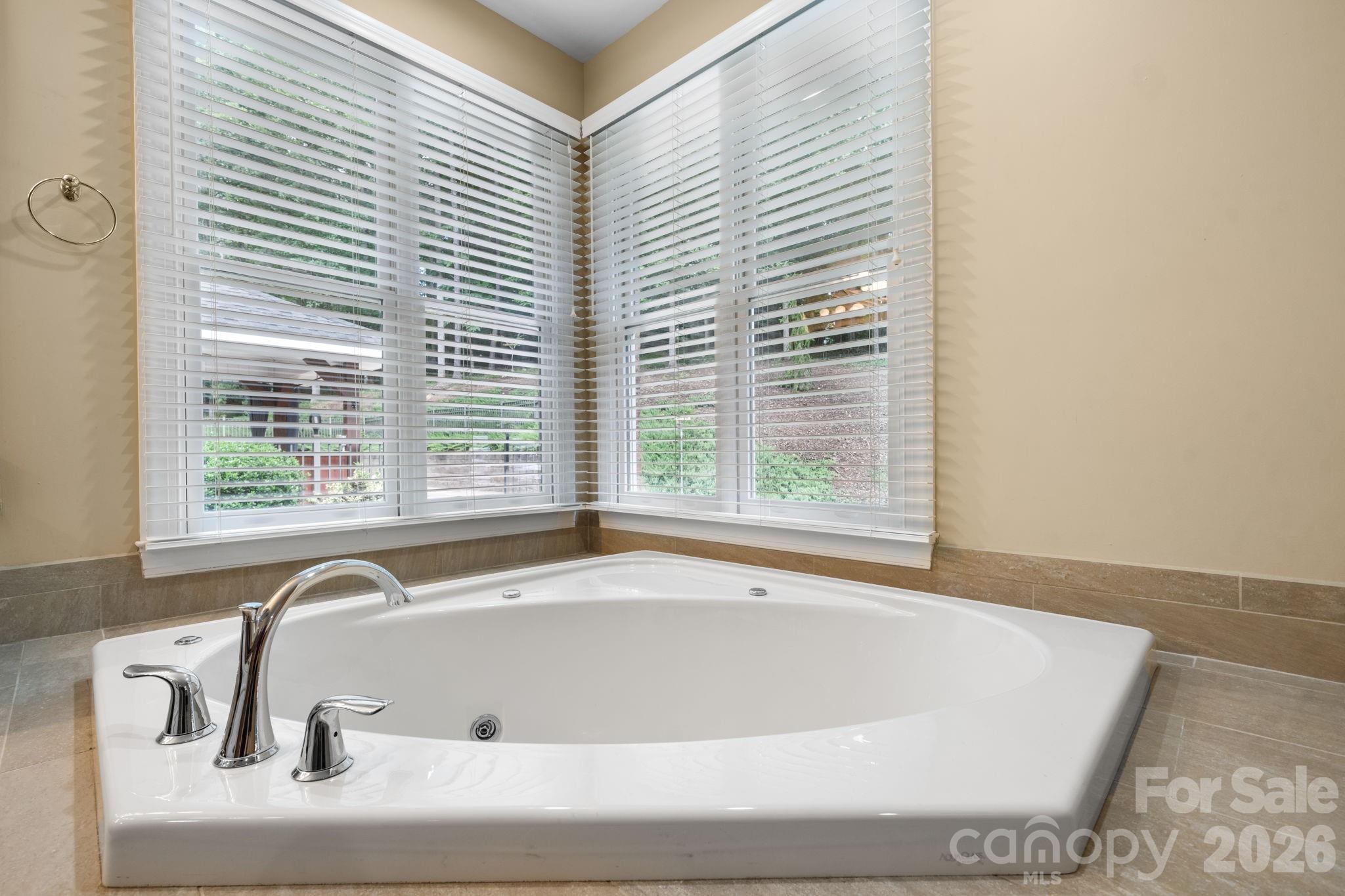 2752 Brittany Drive Property Photo 20