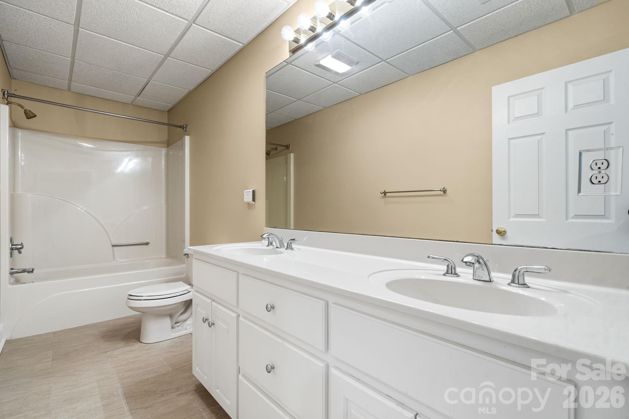 2752 Brittany Drive Property Photo 30