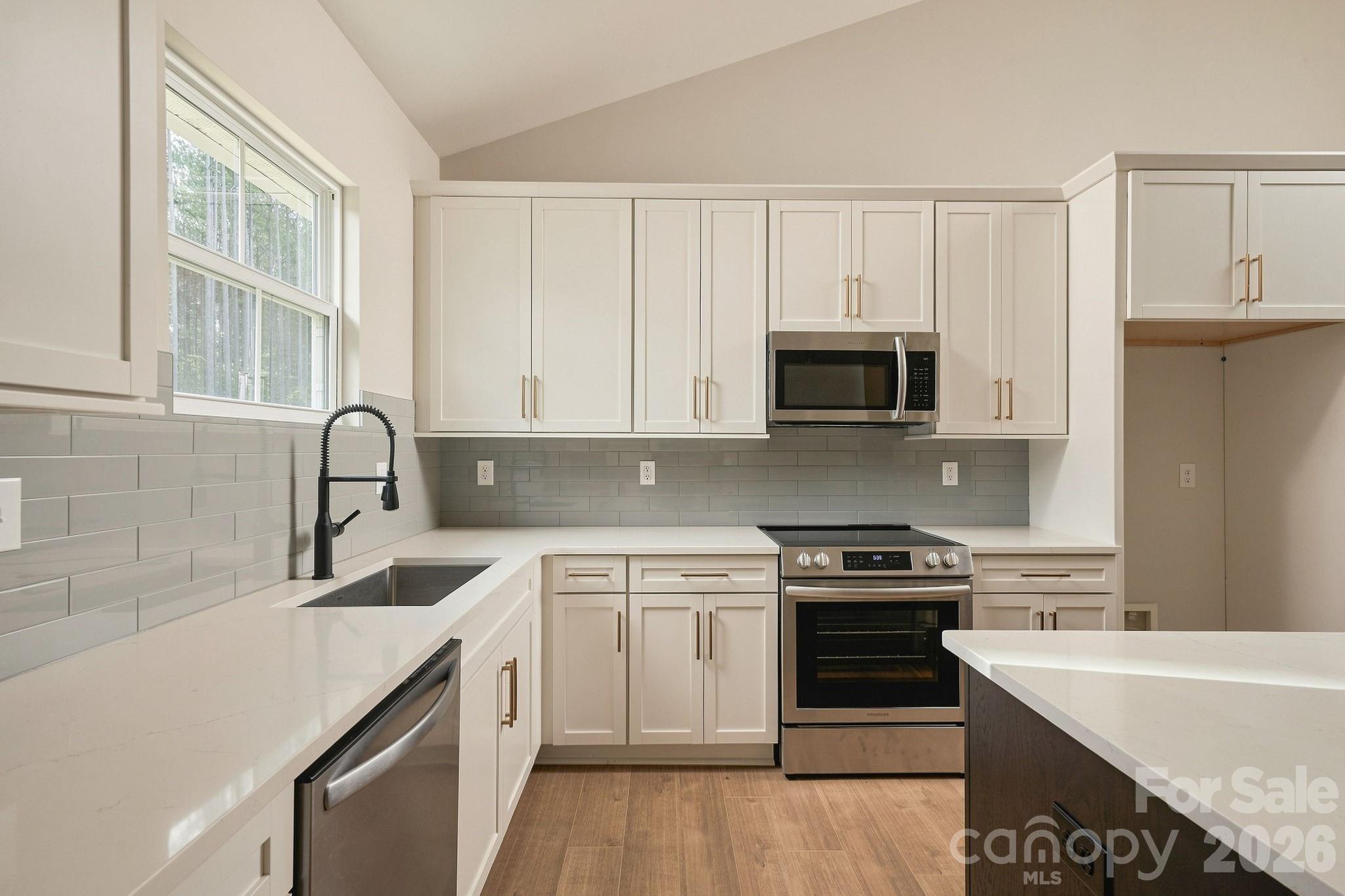 2287 Lee Lawing Road Property Photo 5