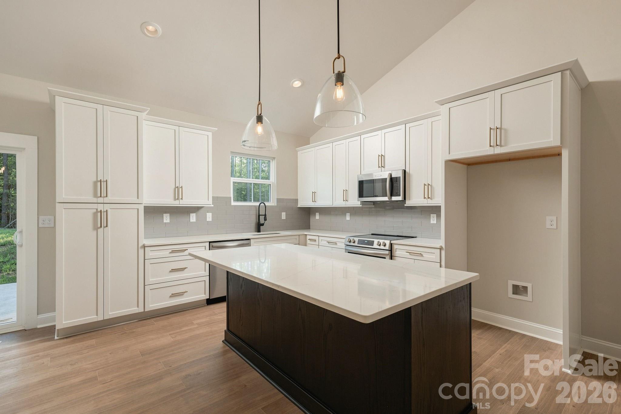 2287 Lee Lawing Road Property Photo 8