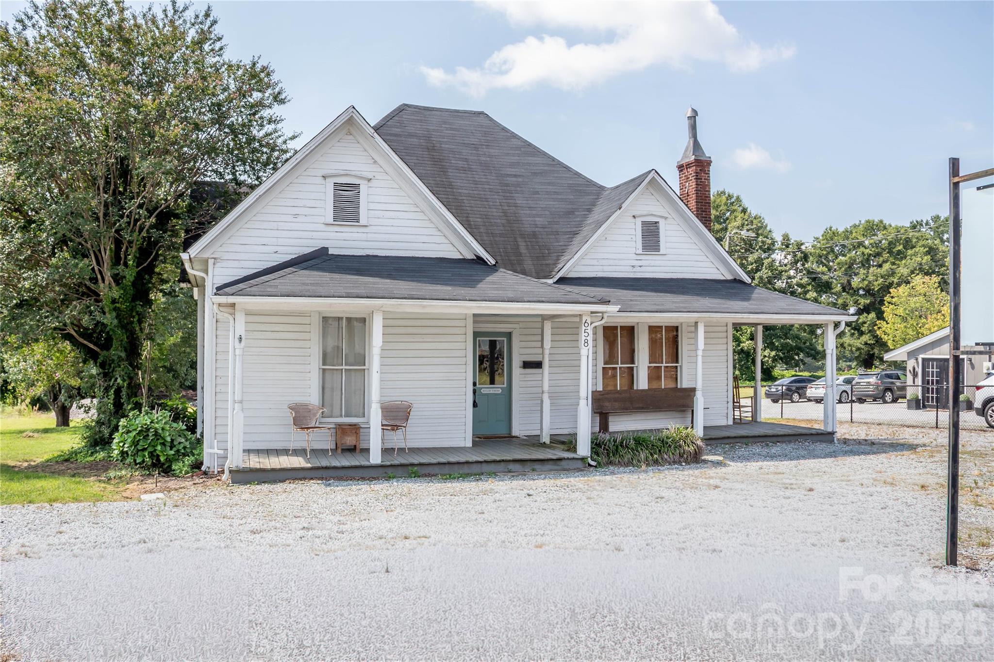 658 E Main Avenue Property Photo 1
