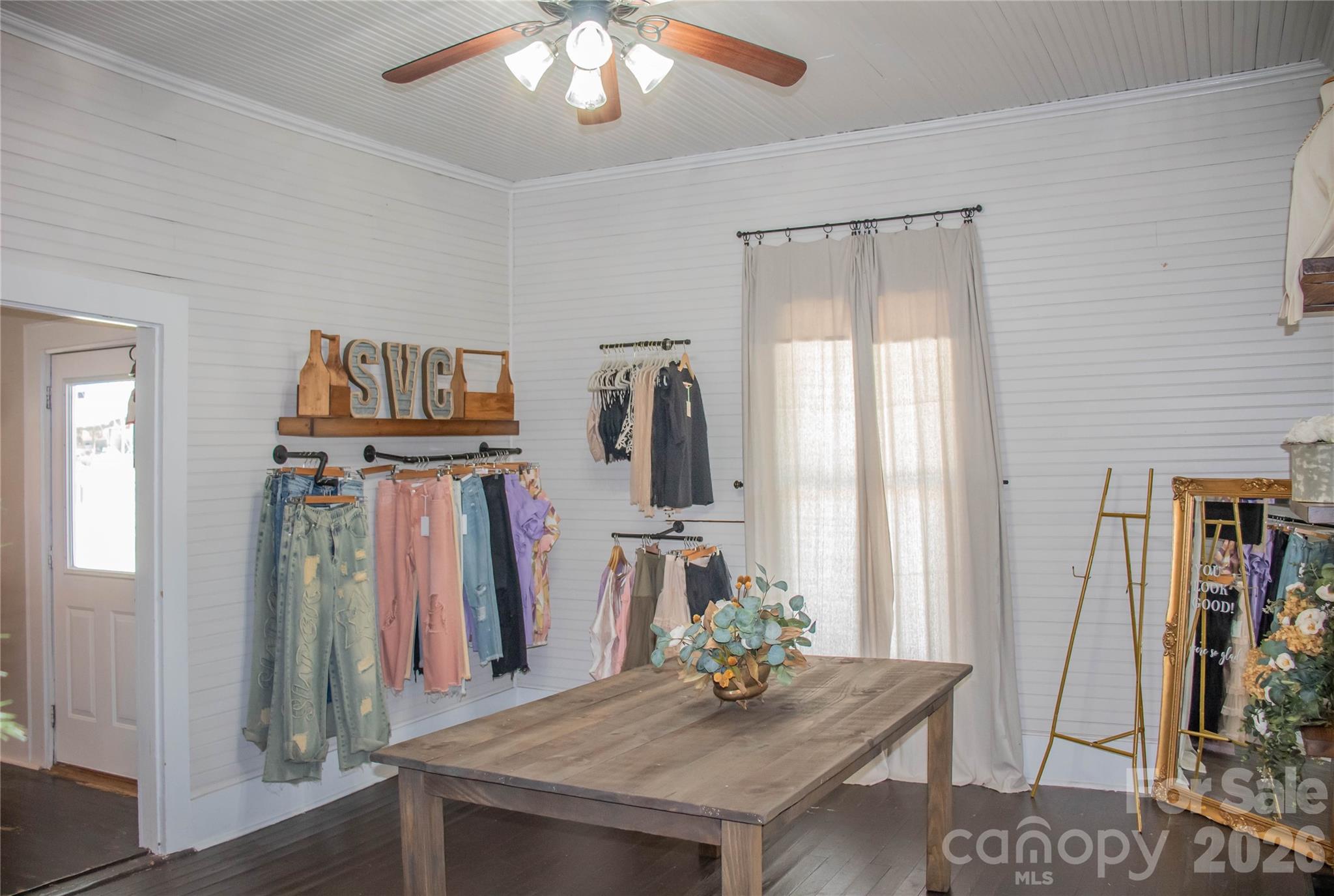 658 E Main Avenue Property Photo 14
