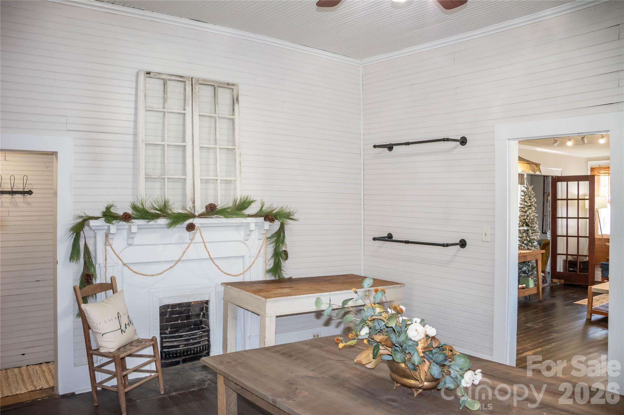 658 E Main Avenue Property Photo 15