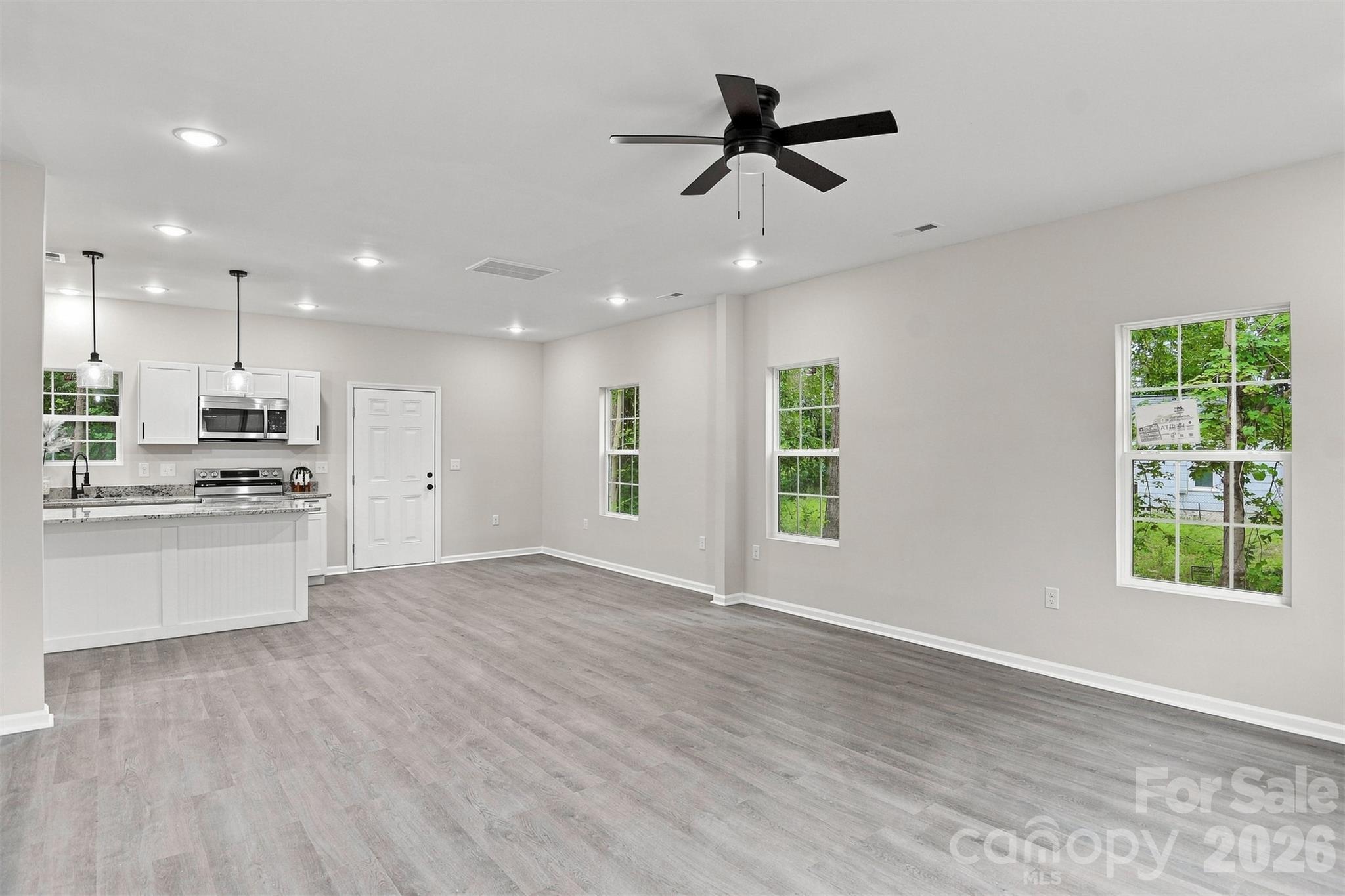 2254 Lula Street Property Photo 4