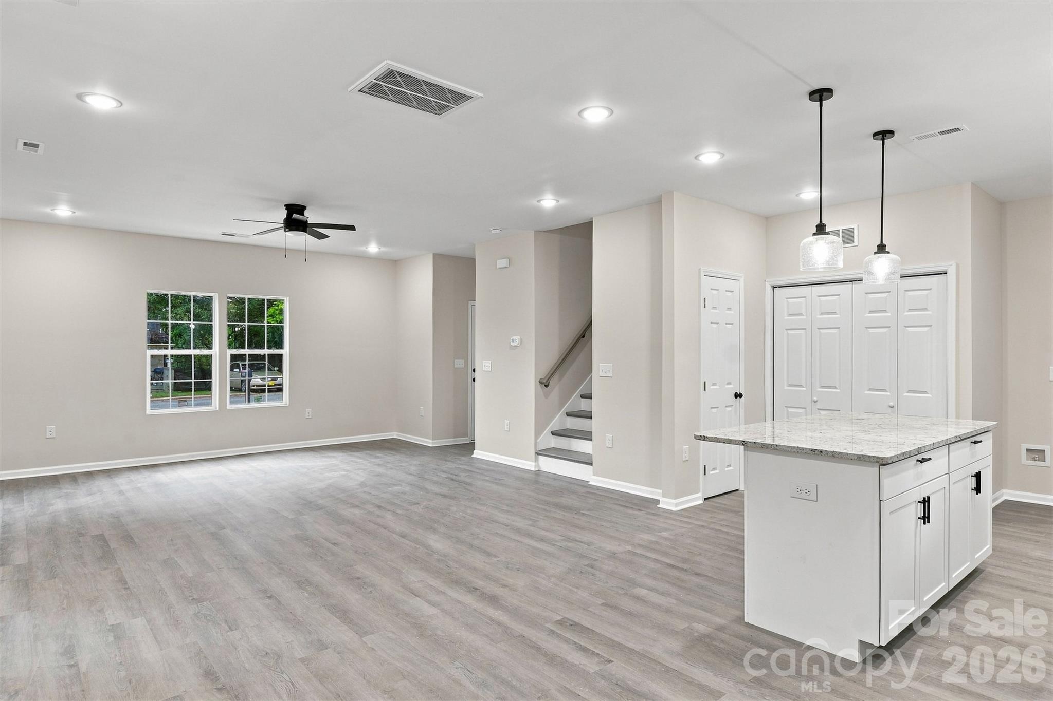 2254 Lula Street Property Photo 5