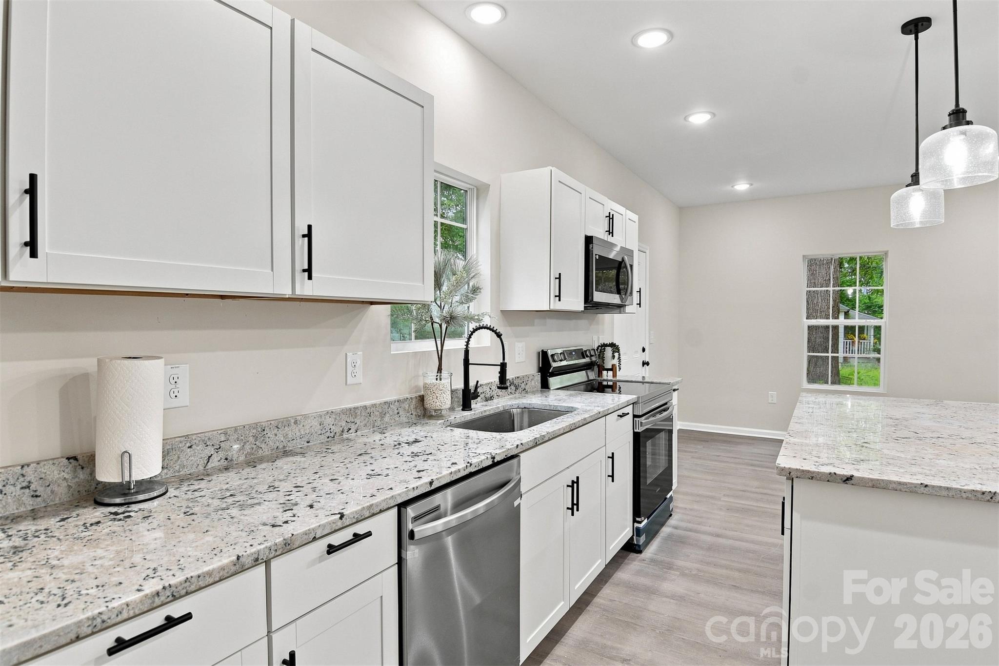 2254 Lula Street Property Photo 8