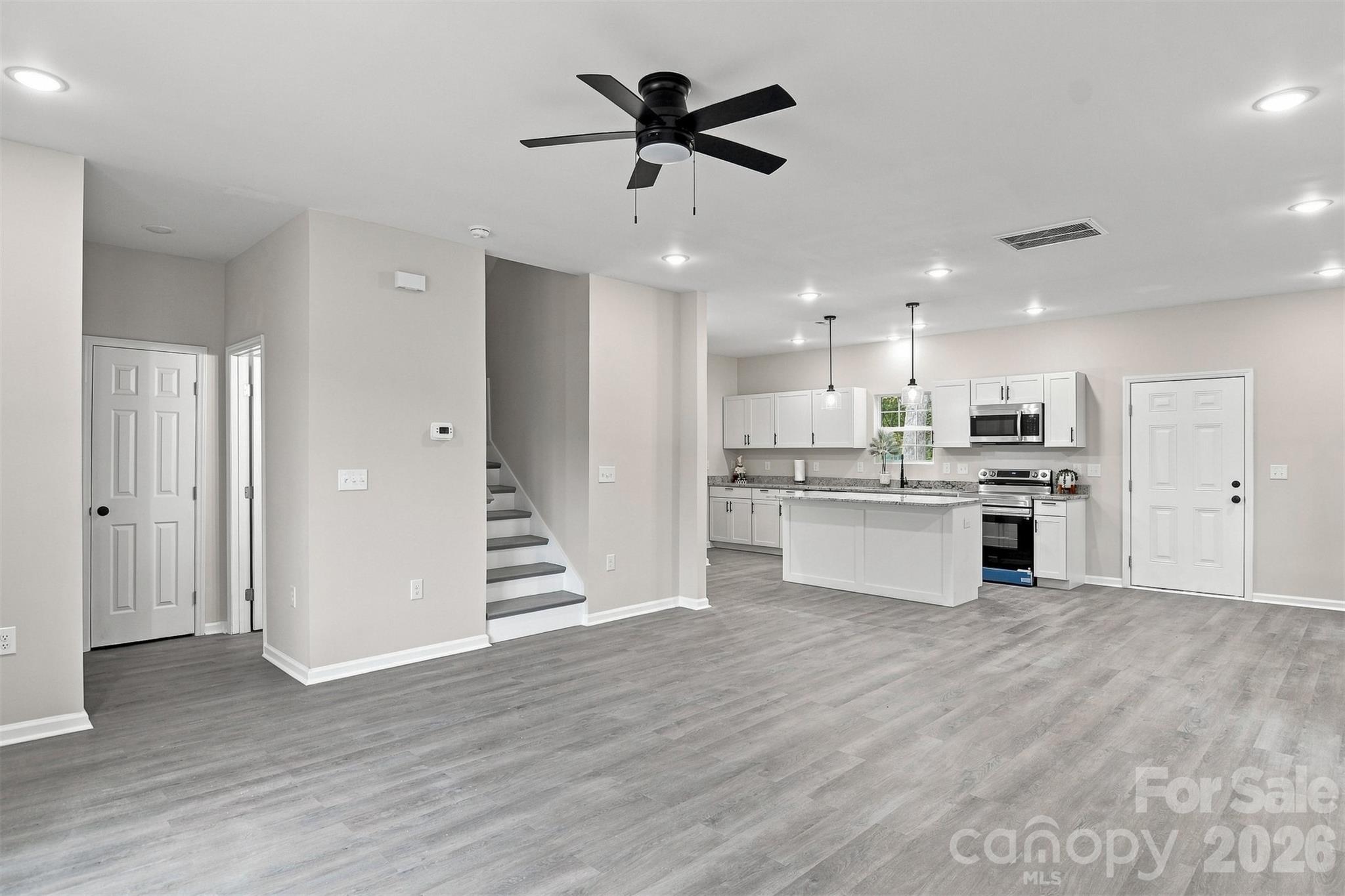 2254 Lula Street Property Photo 9