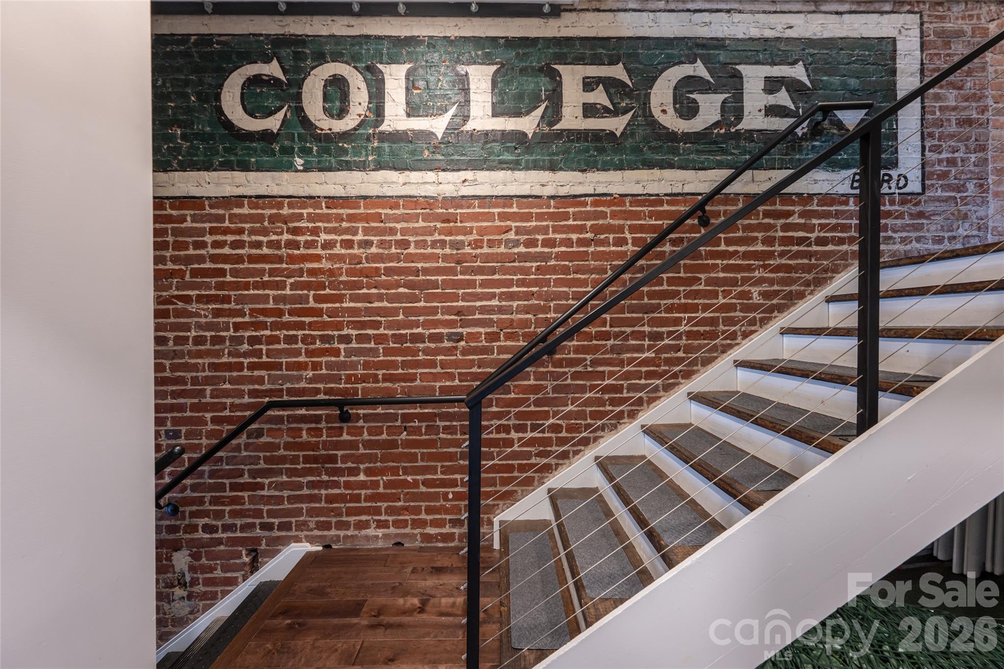 122 College Street 202 Property Photo 5