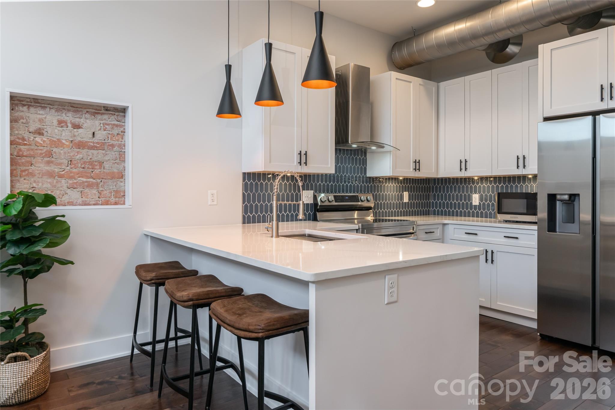 122 College Street 202 Property Photo 21