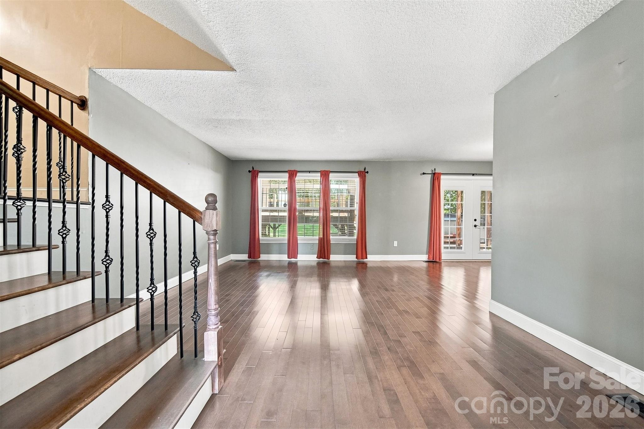 4662 Granada Hills Drive Property Photo 4