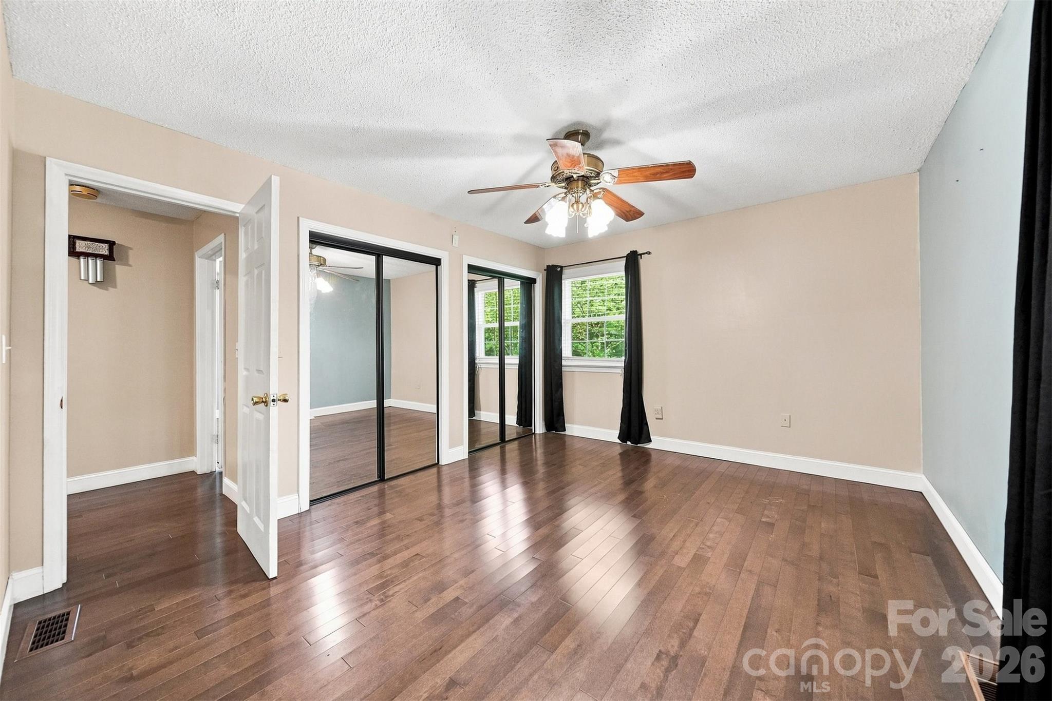 4662 Granada Hills Drive Property Photo 13