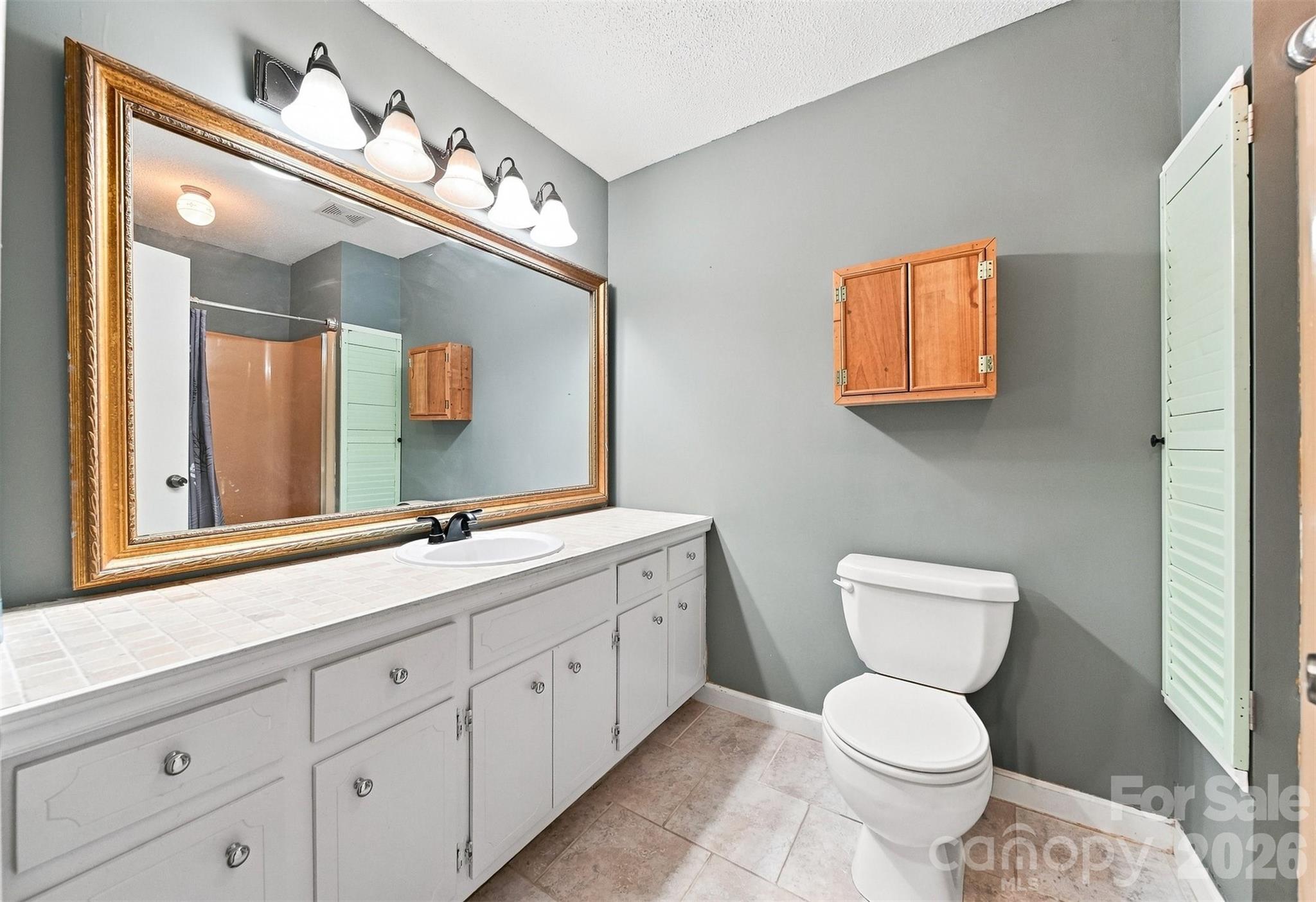 4662 Granada Hills Drive Property Photo 18