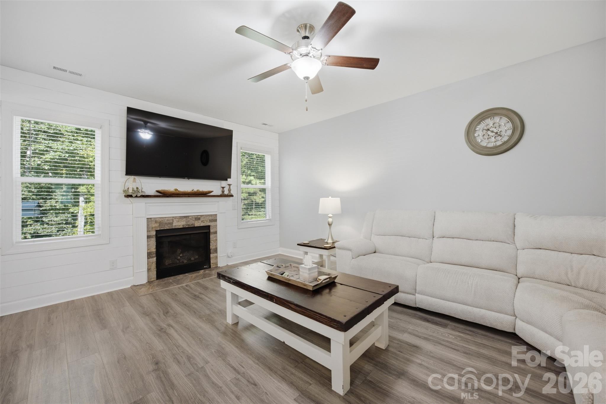 195 Timberwind Road Property Photo 6