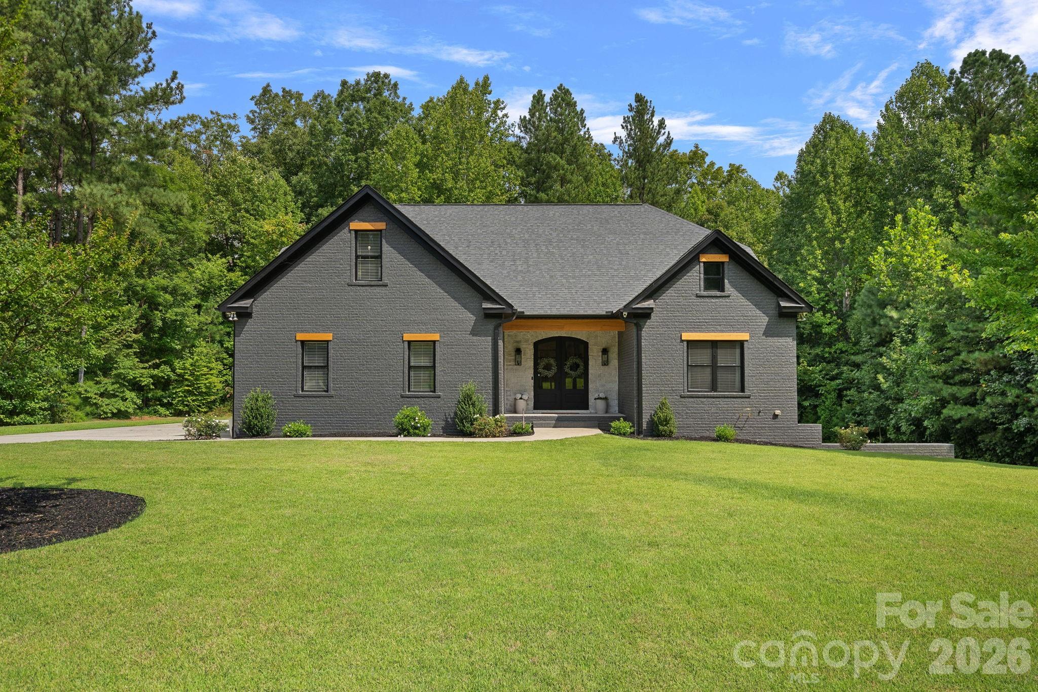 140 Crooked Branch Way Property Photo 1