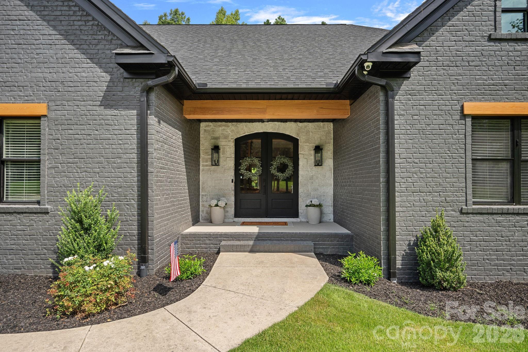 140 Crooked Branch Way Property Photo 2