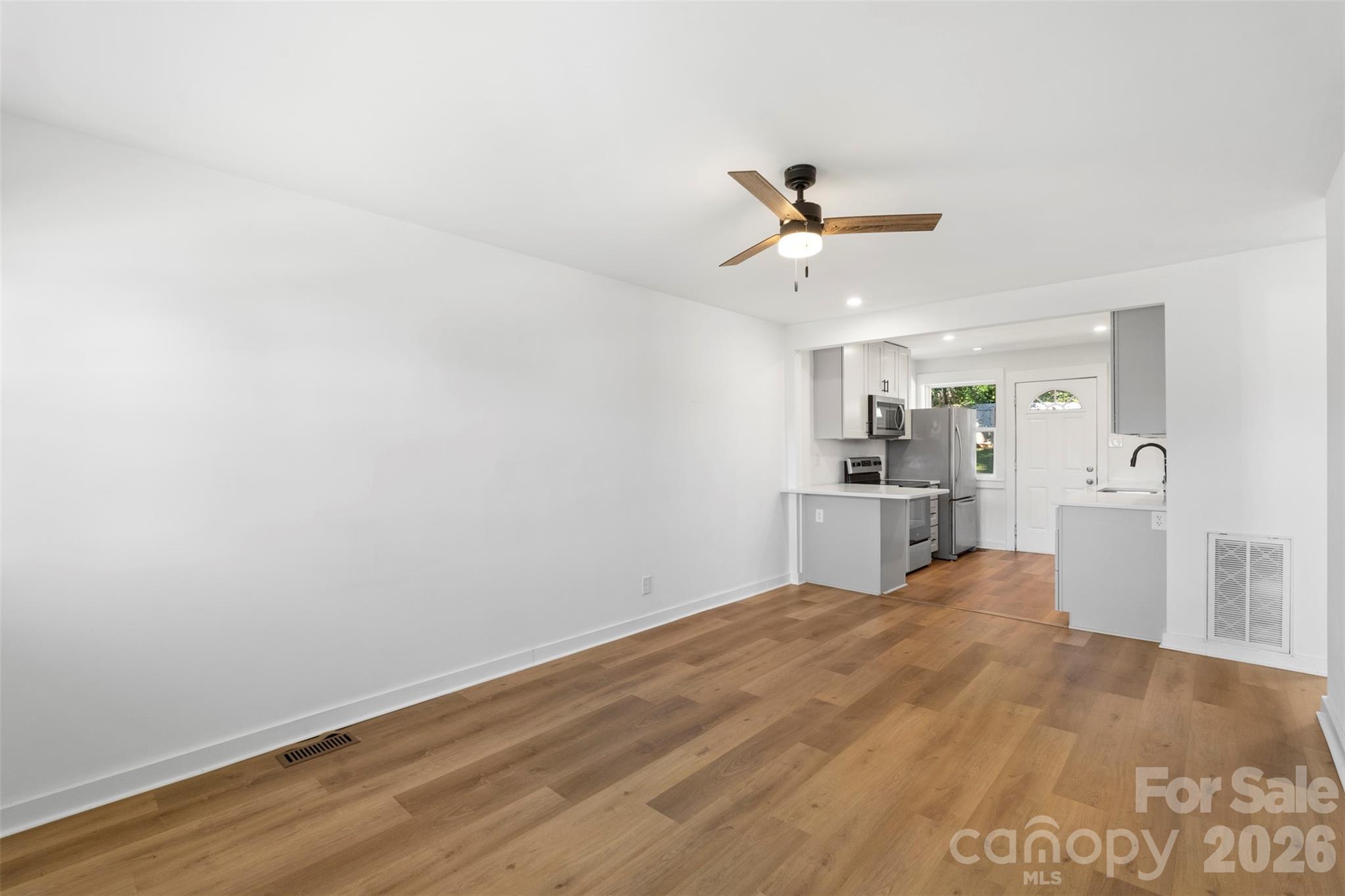 3019 Columbus Circle Property Photo 3