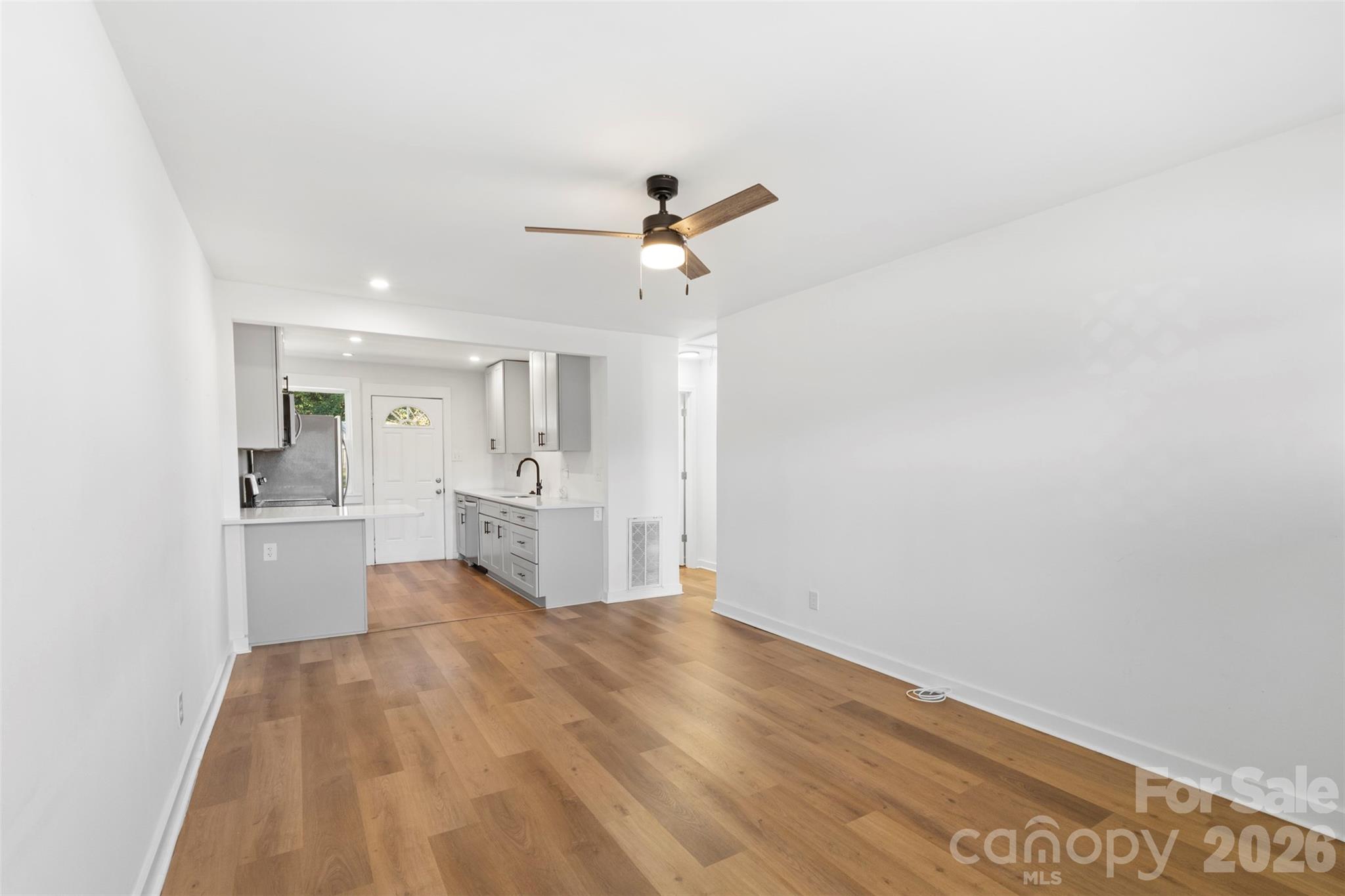 3019 Columbus Circle Property Photo 6