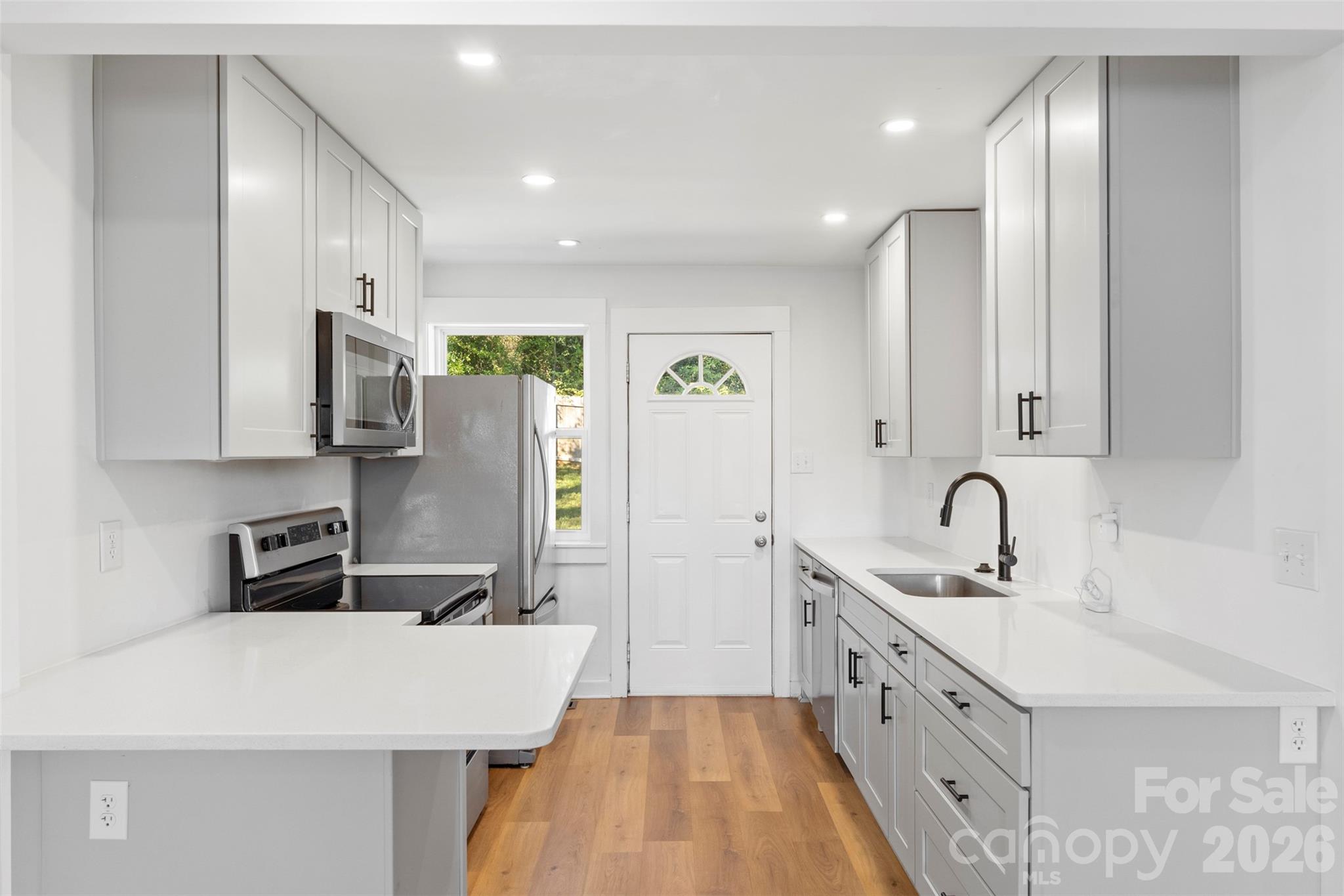 3019 Columbus Circle Property Photo 8