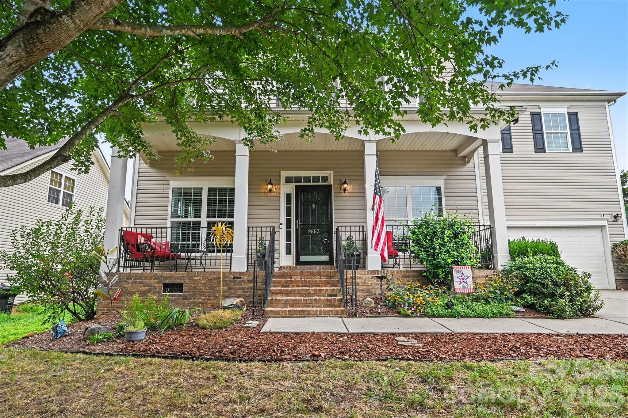 9883 Nw Darby Creek Avenue Property Photo 1