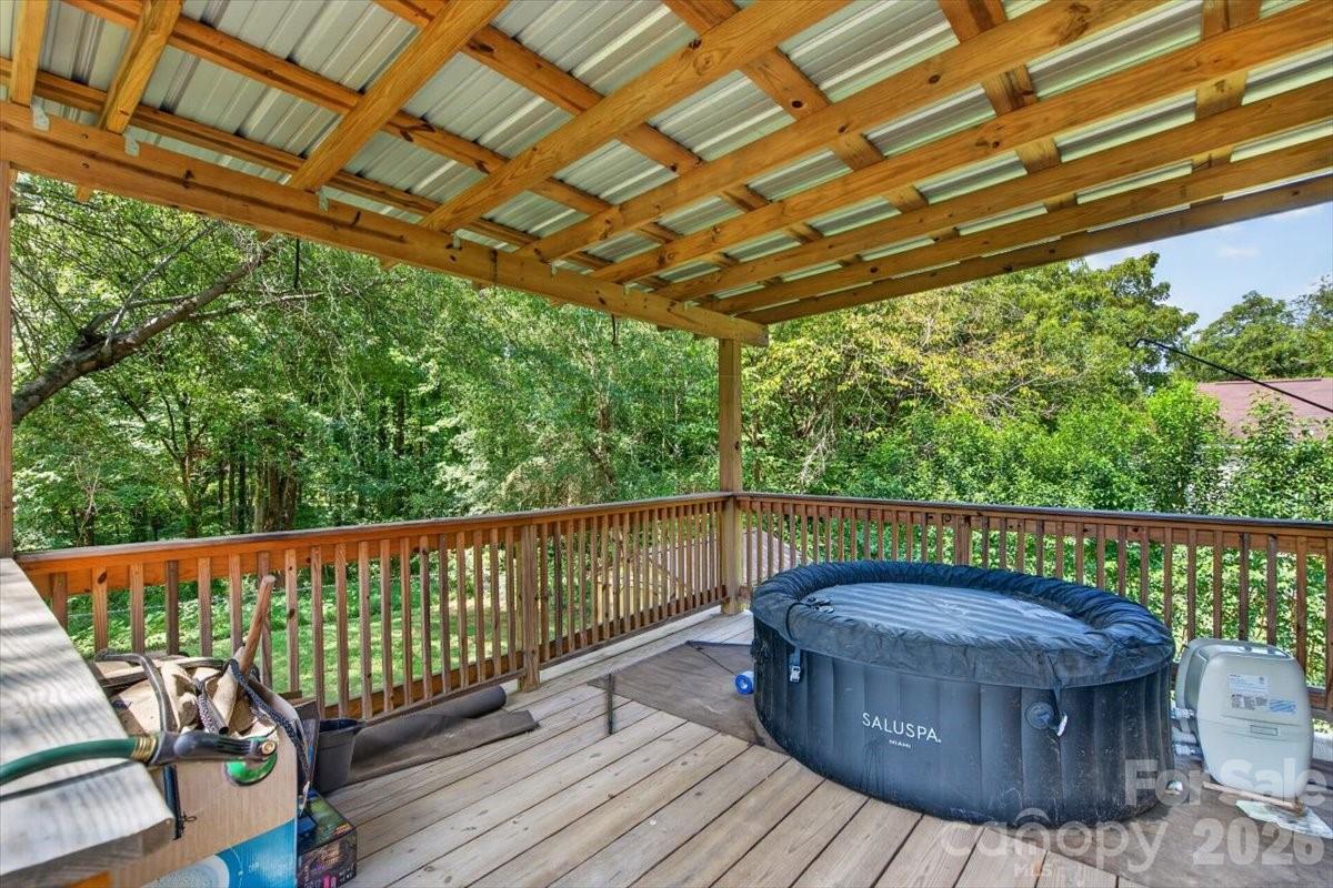 619 N Mountain Street Property Photo 2