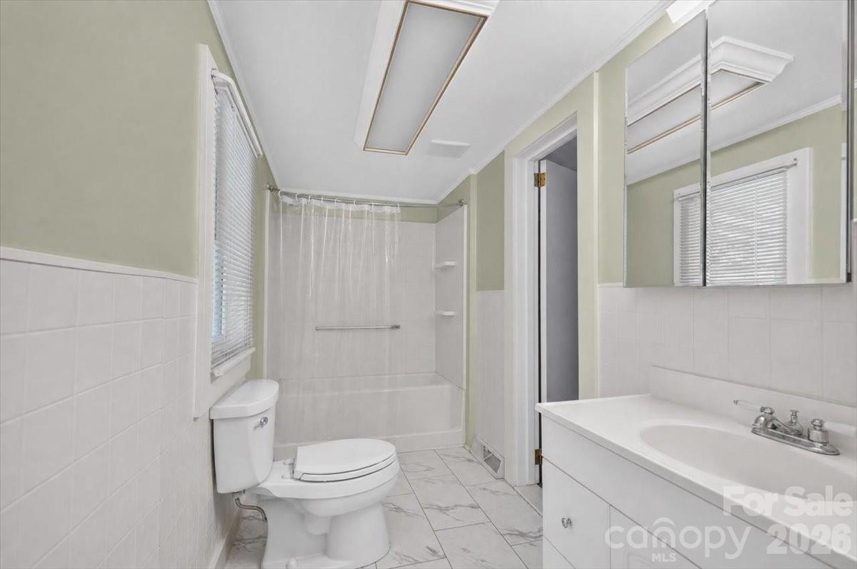 619 N Mountain Street Property Photo 15