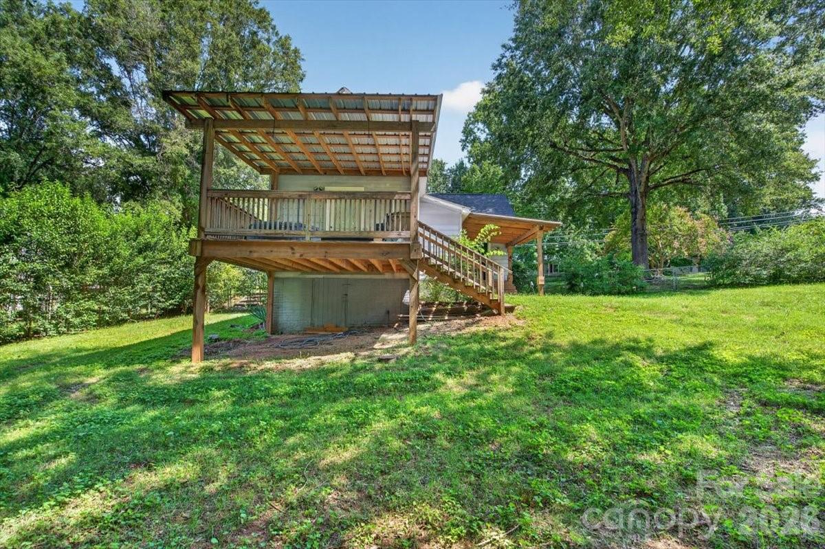 619 N Mountain Street Property Photo 22