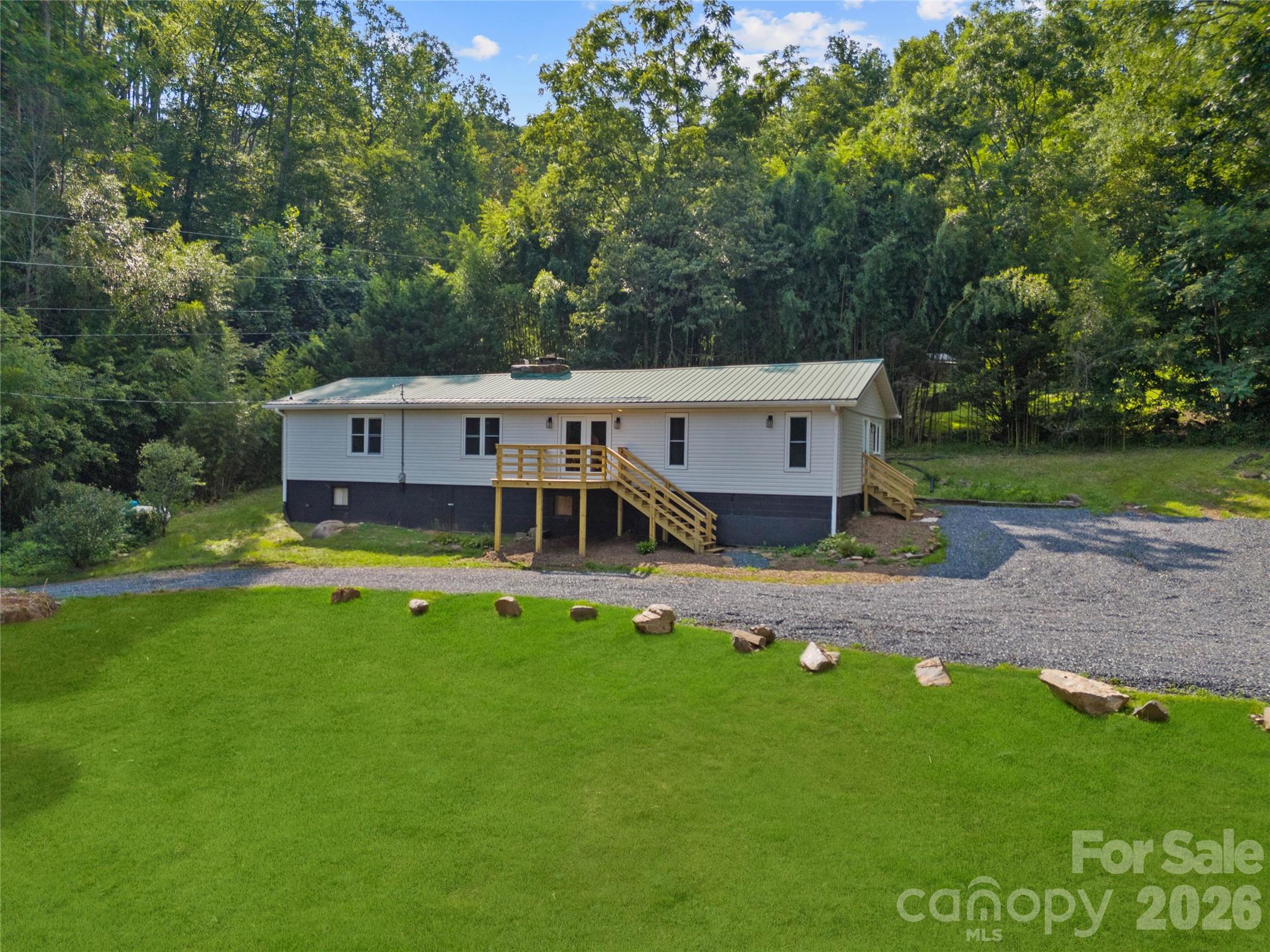 1218 Sweet Creek Road Property Photo 1