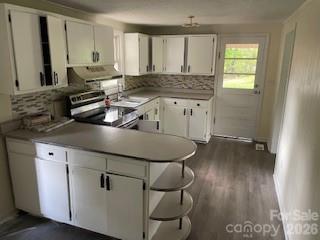 595 Glenwood Drive Property Photo 2