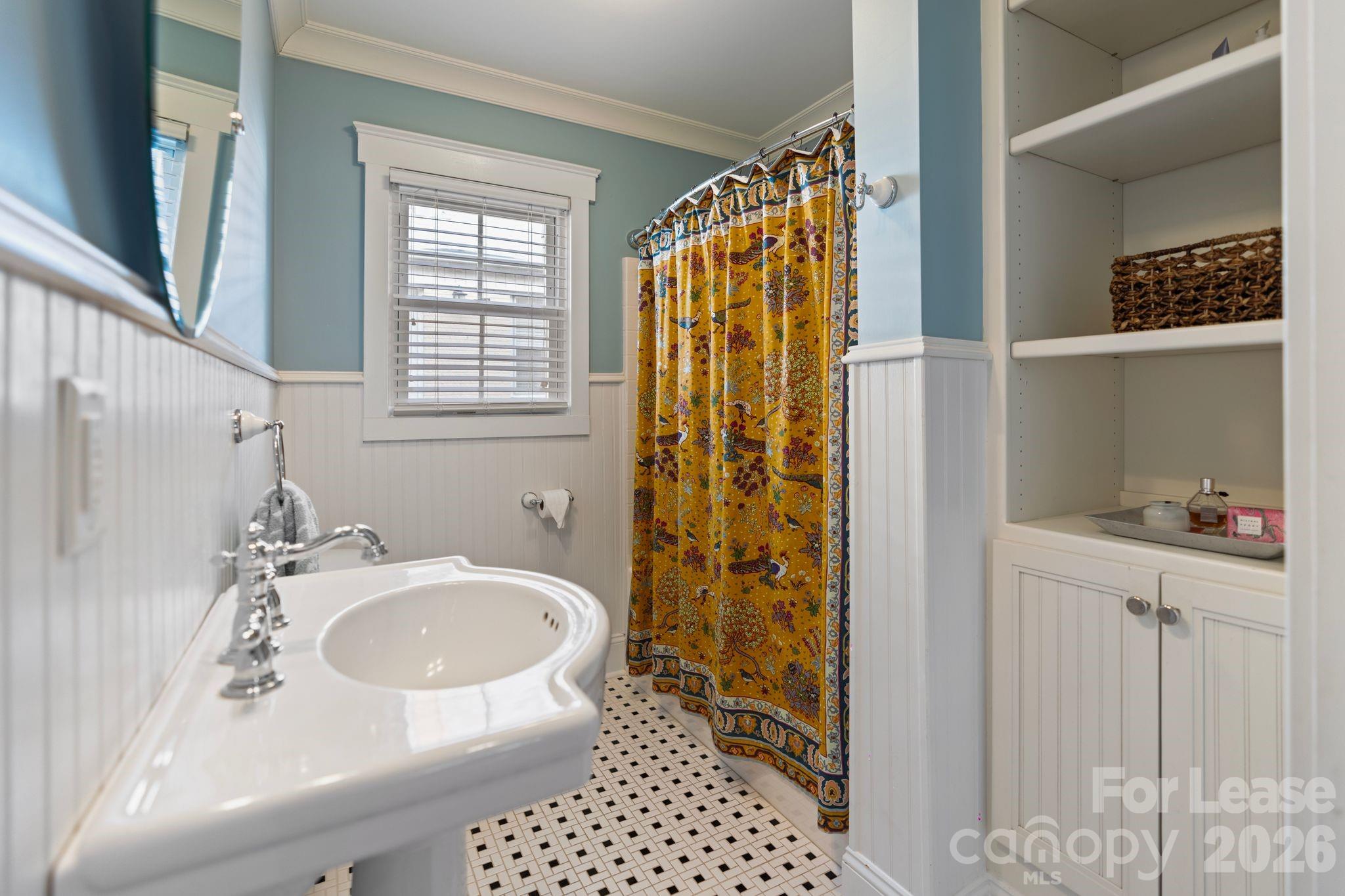 425 Tremont Avenue Property Photo 10
