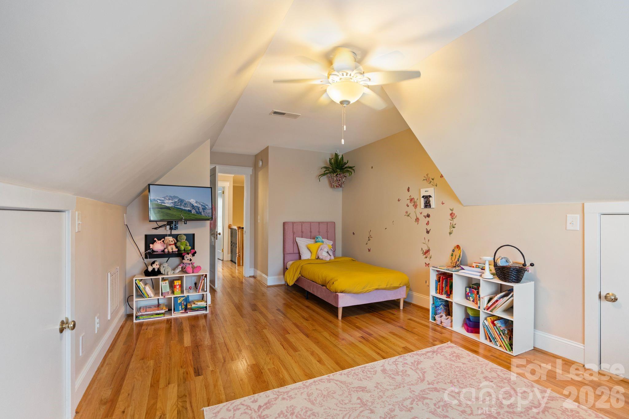 425 Tremont Avenue Property Photo 19