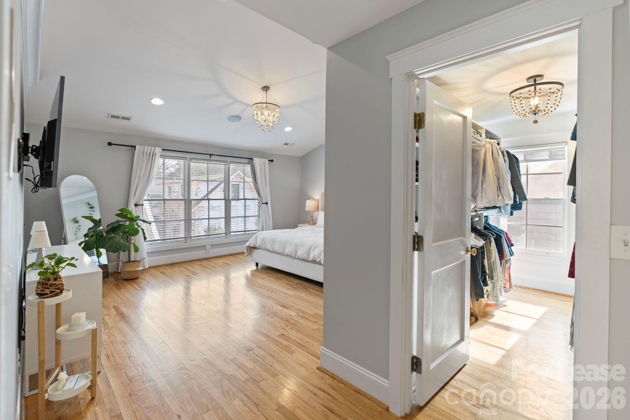 425 Tremont Avenue Property Photo 20
