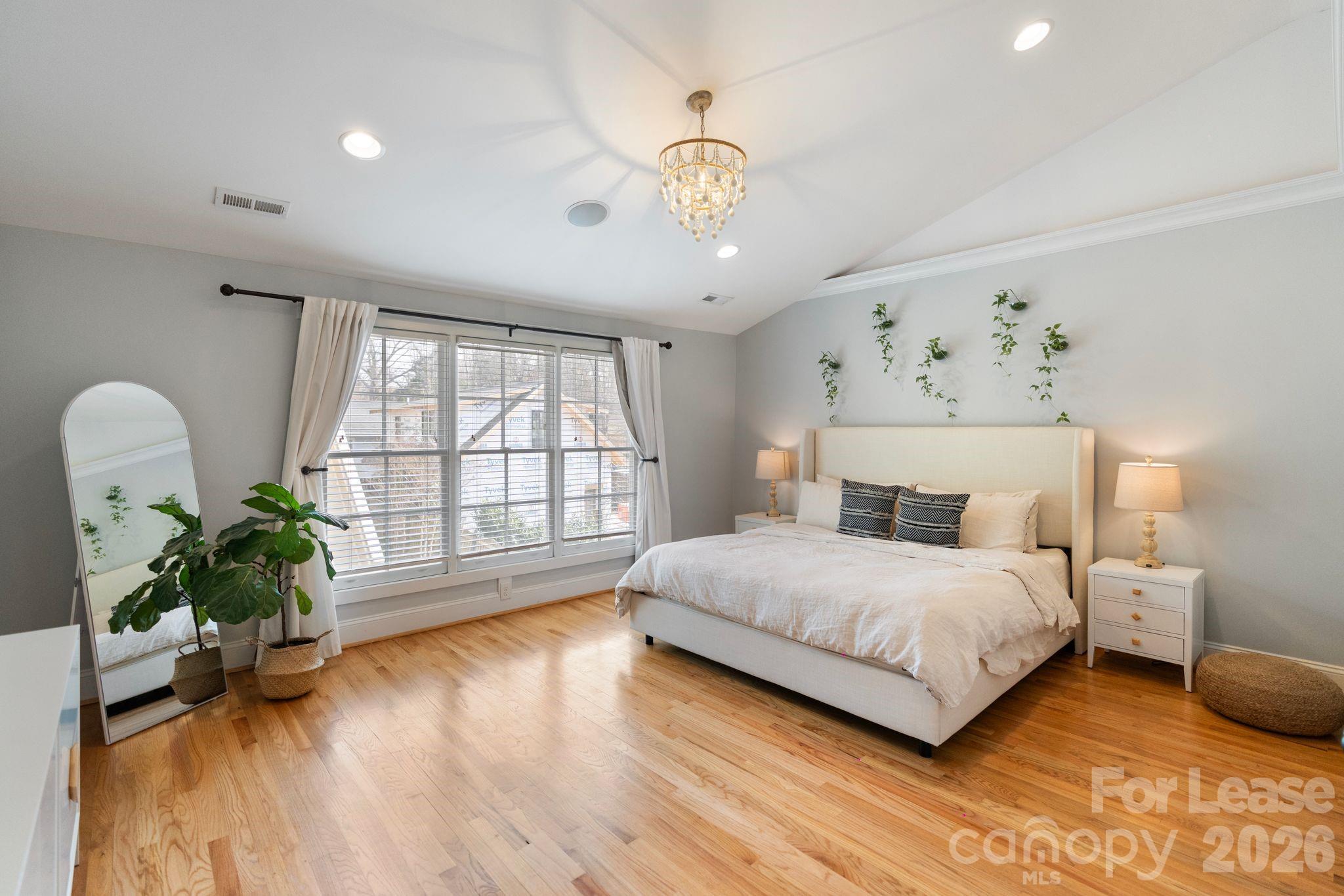 425 Tremont Avenue Property Photo 21