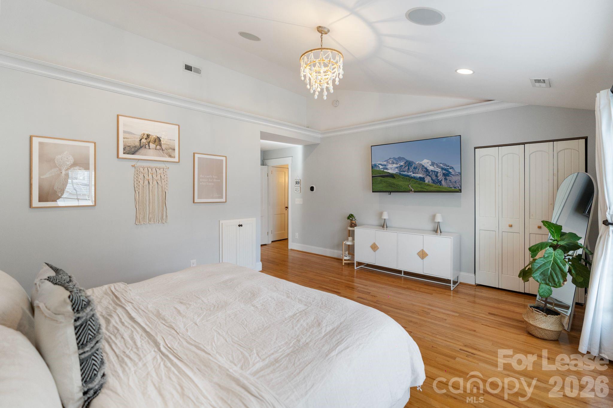 425 Tremont Avenue Property Photo 22