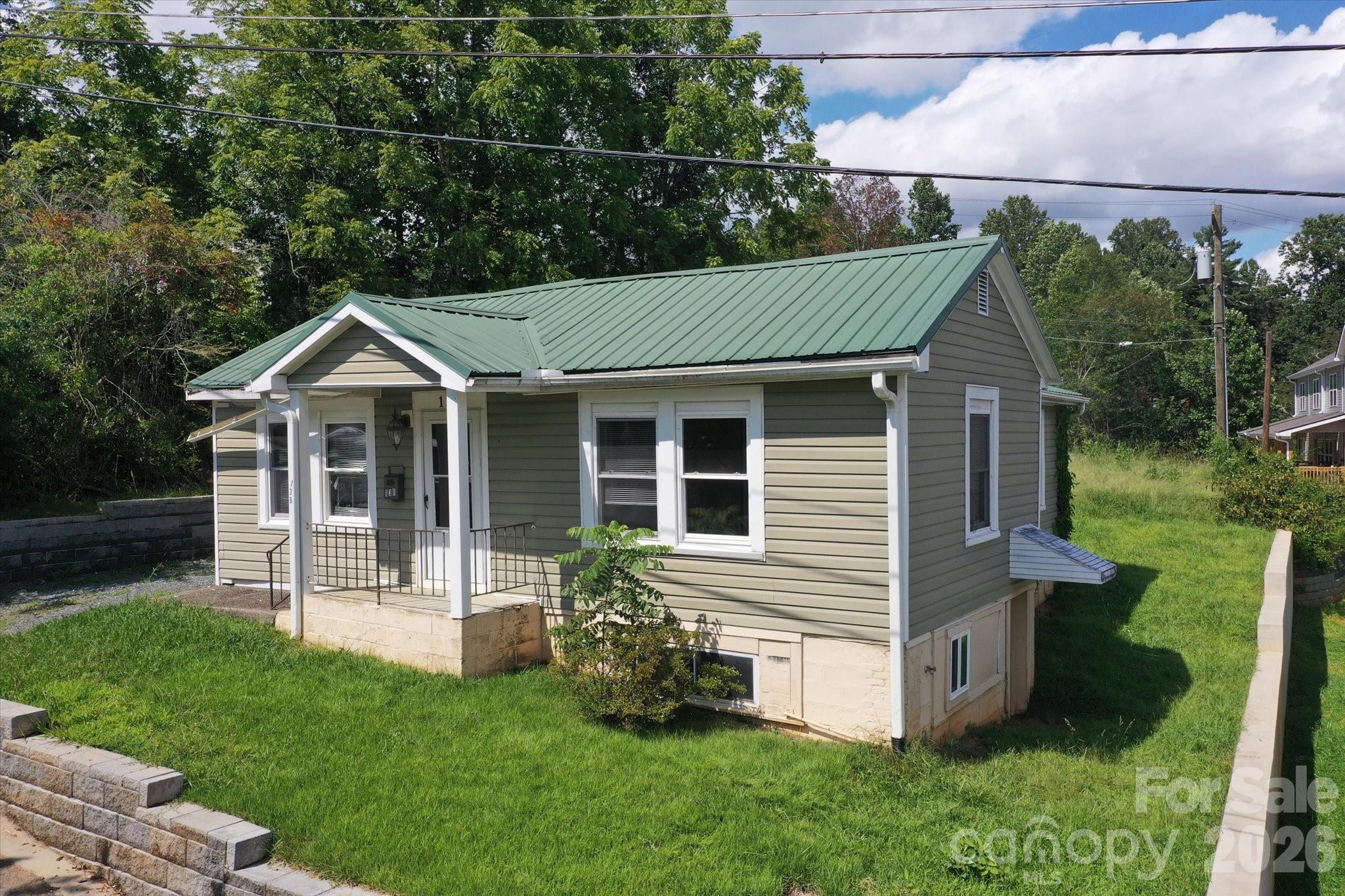 138 West Lane Property Photo 1