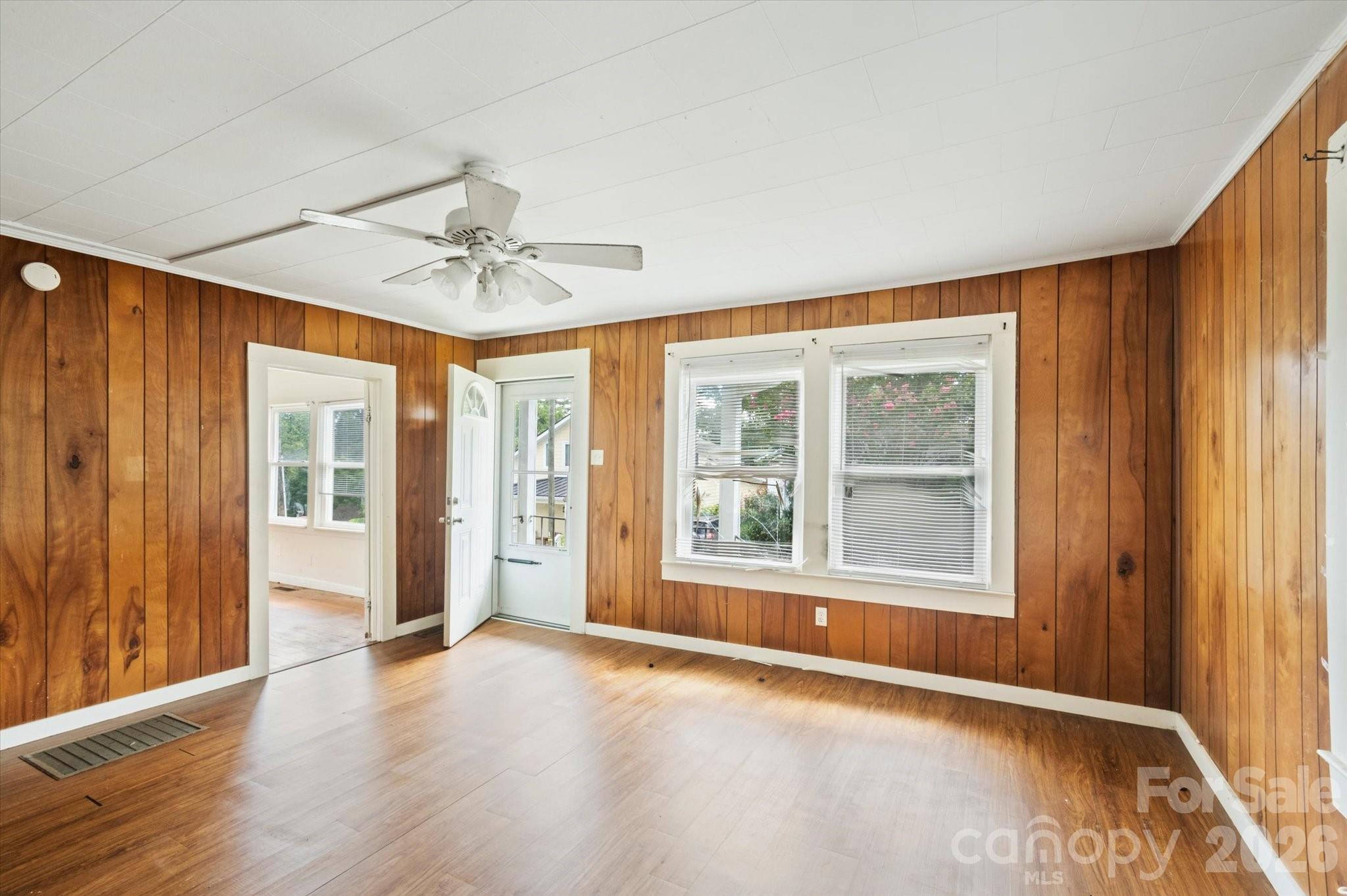 138 West Lane Property Photo 4