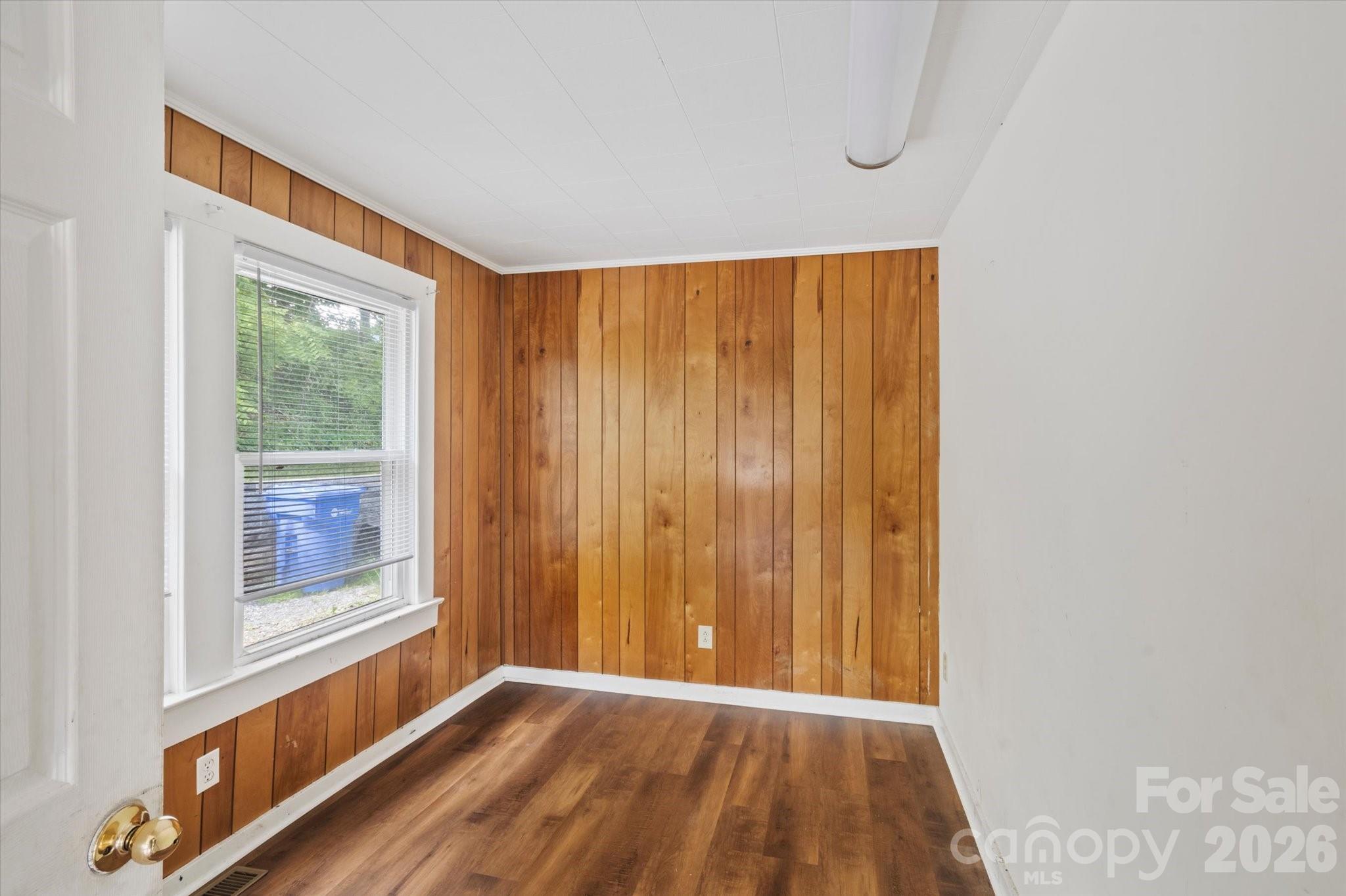 138 West Lane Property Photo 6