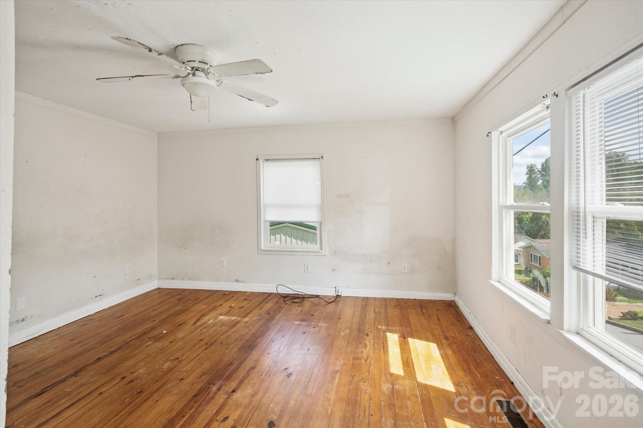 138 West Lane Property Photo 11