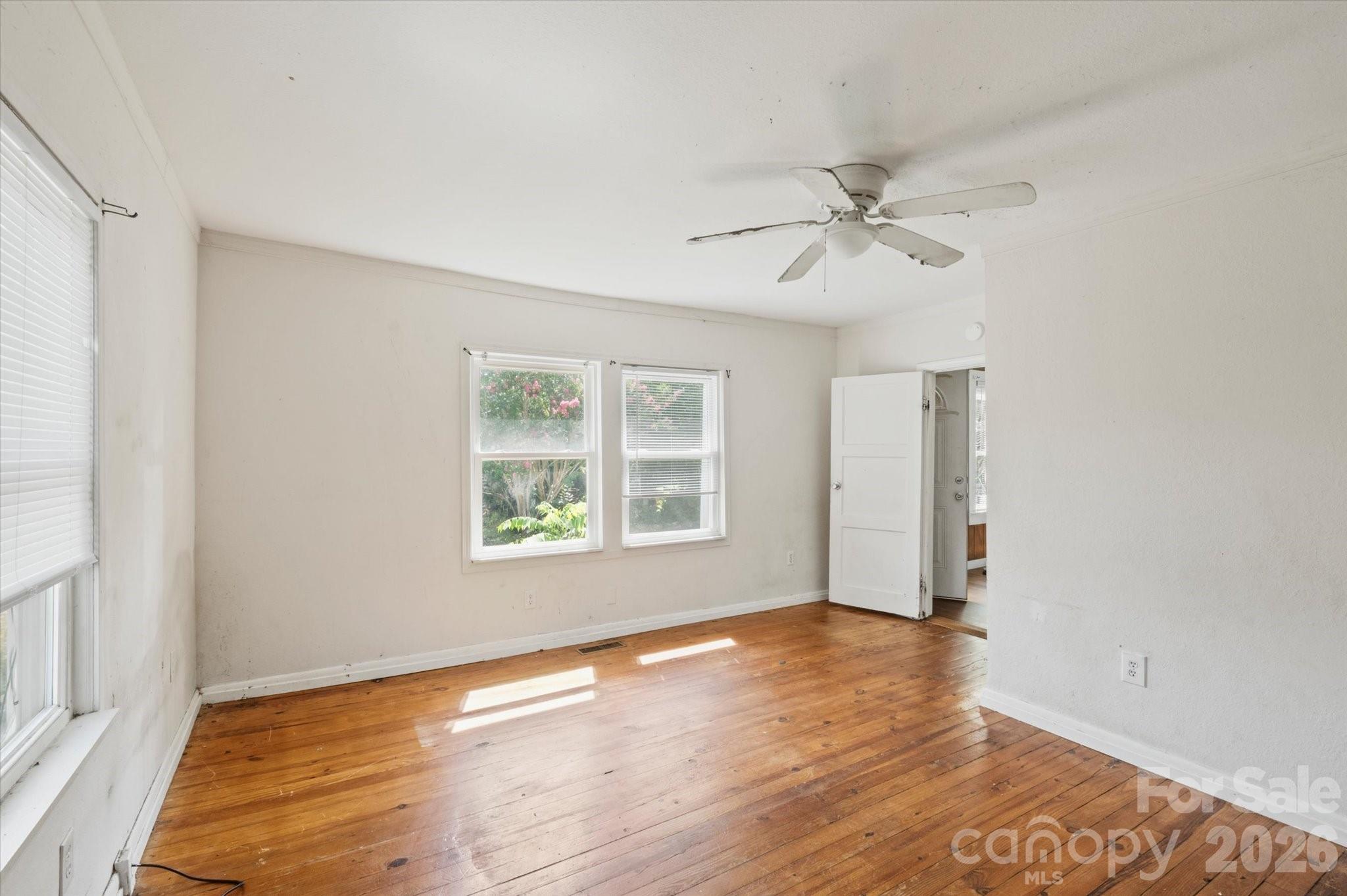 138 West Lane Property Photo 12