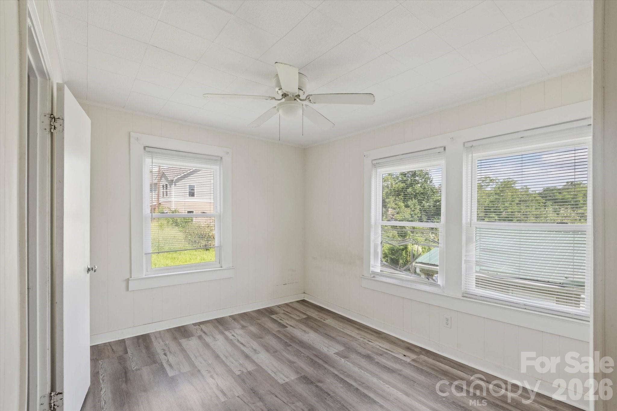 138 West Lane Property Photo 15